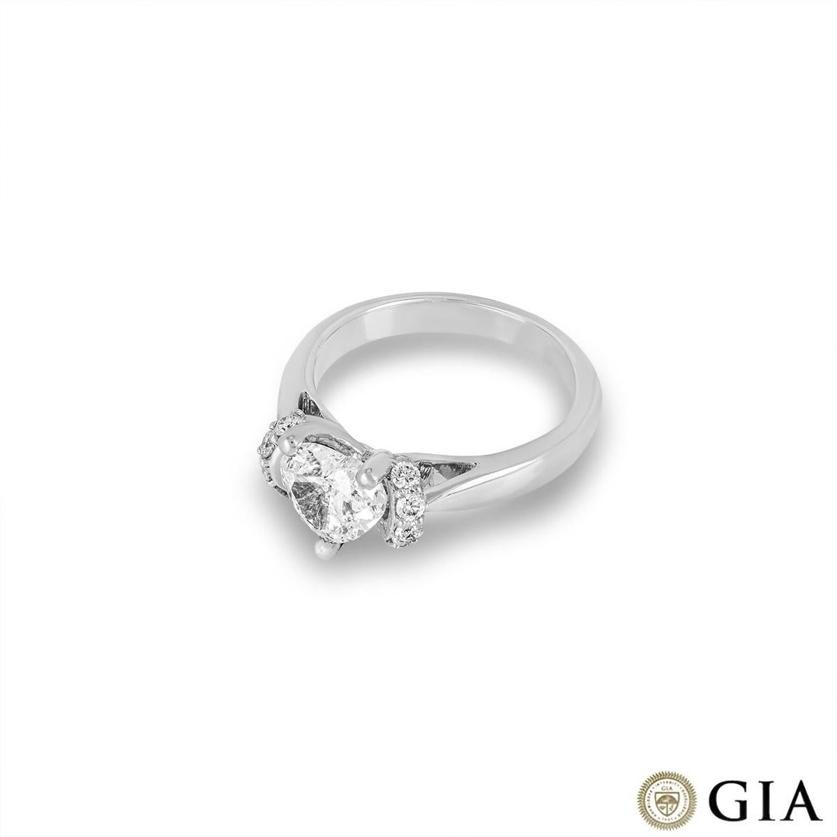 Bague de fiançailles en diamant taille cœur certifié GIA de 1,20 carat F/SI2 Excellent état - En vente à London, GB