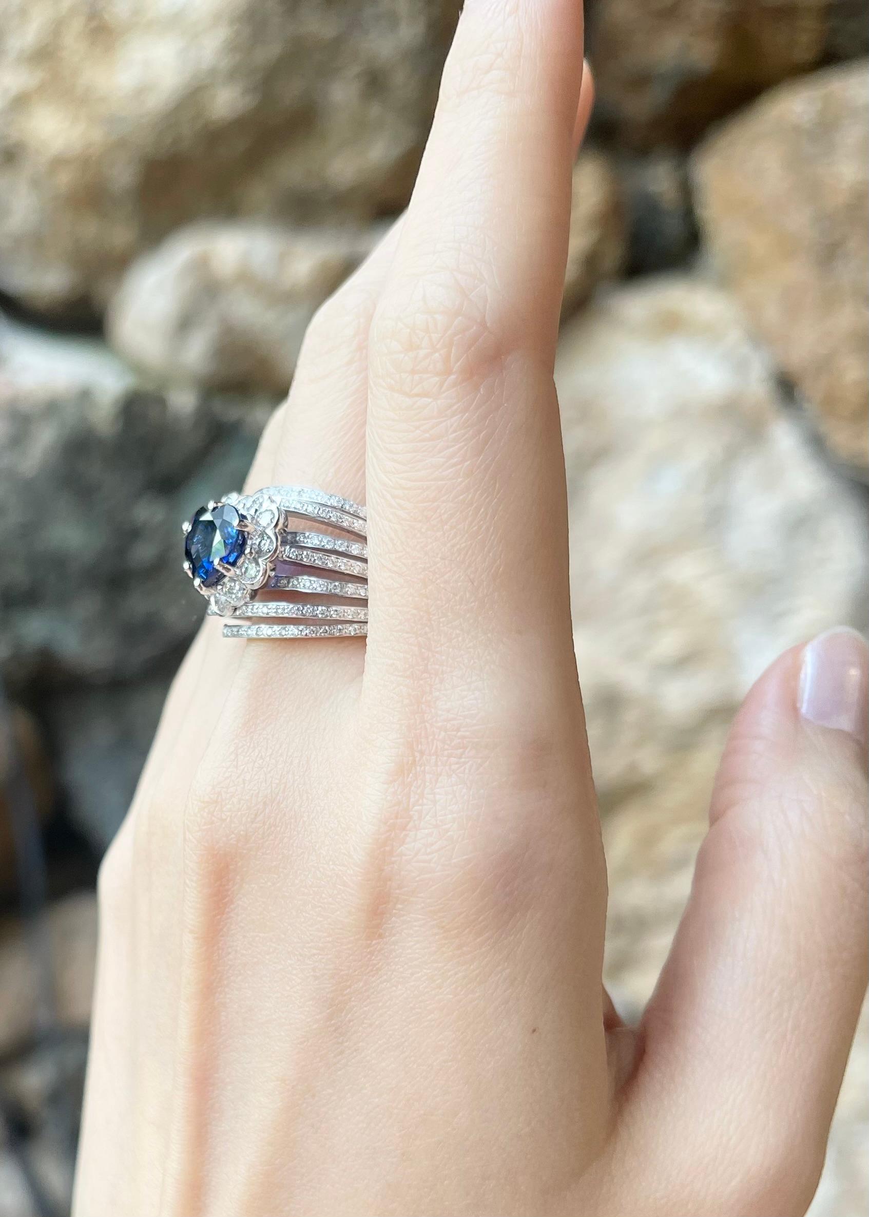 GIA Certified Heart Shape Blue Sapphire with Diamond Ring in 18K White Gold In New Condition For Sale In Bangkok, TH