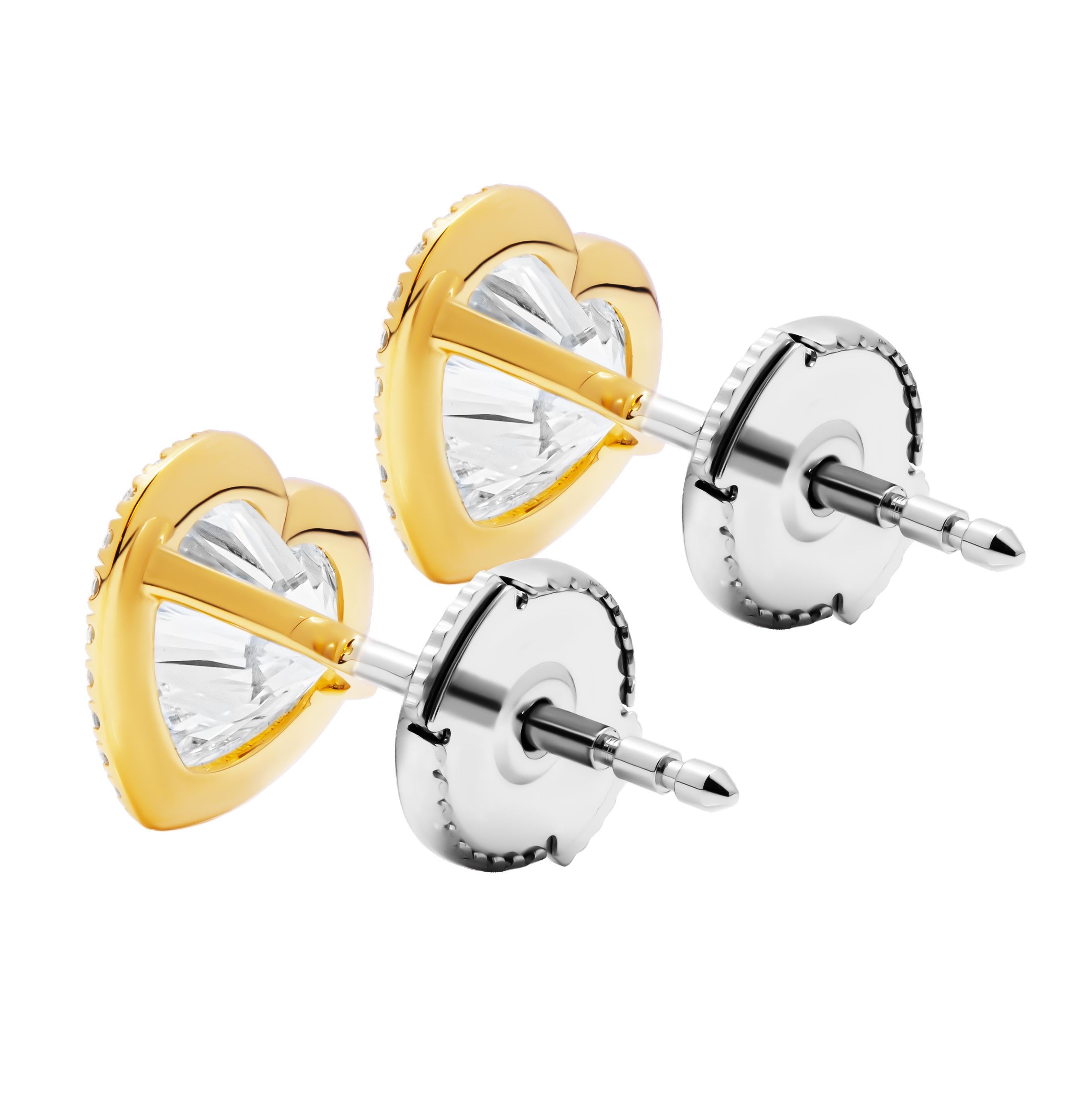 GIA-zertifizierte herzförmige Ohrstecker (Moderne) im Angebot