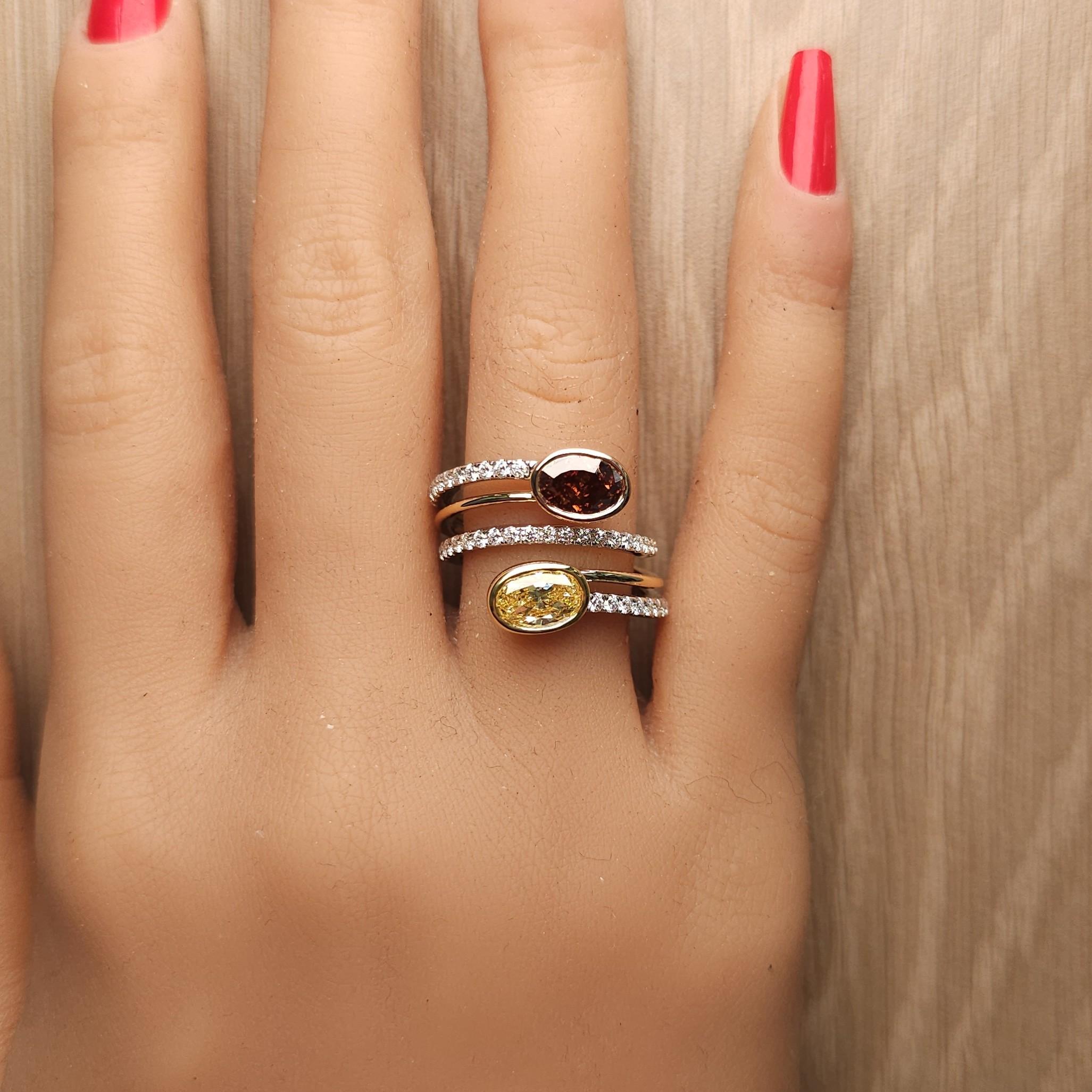 GIA-zertifizierter intensiver gelber ovaler Diamant 2,50 Karat Tw Gold Cocktail Ring im Angebot 3