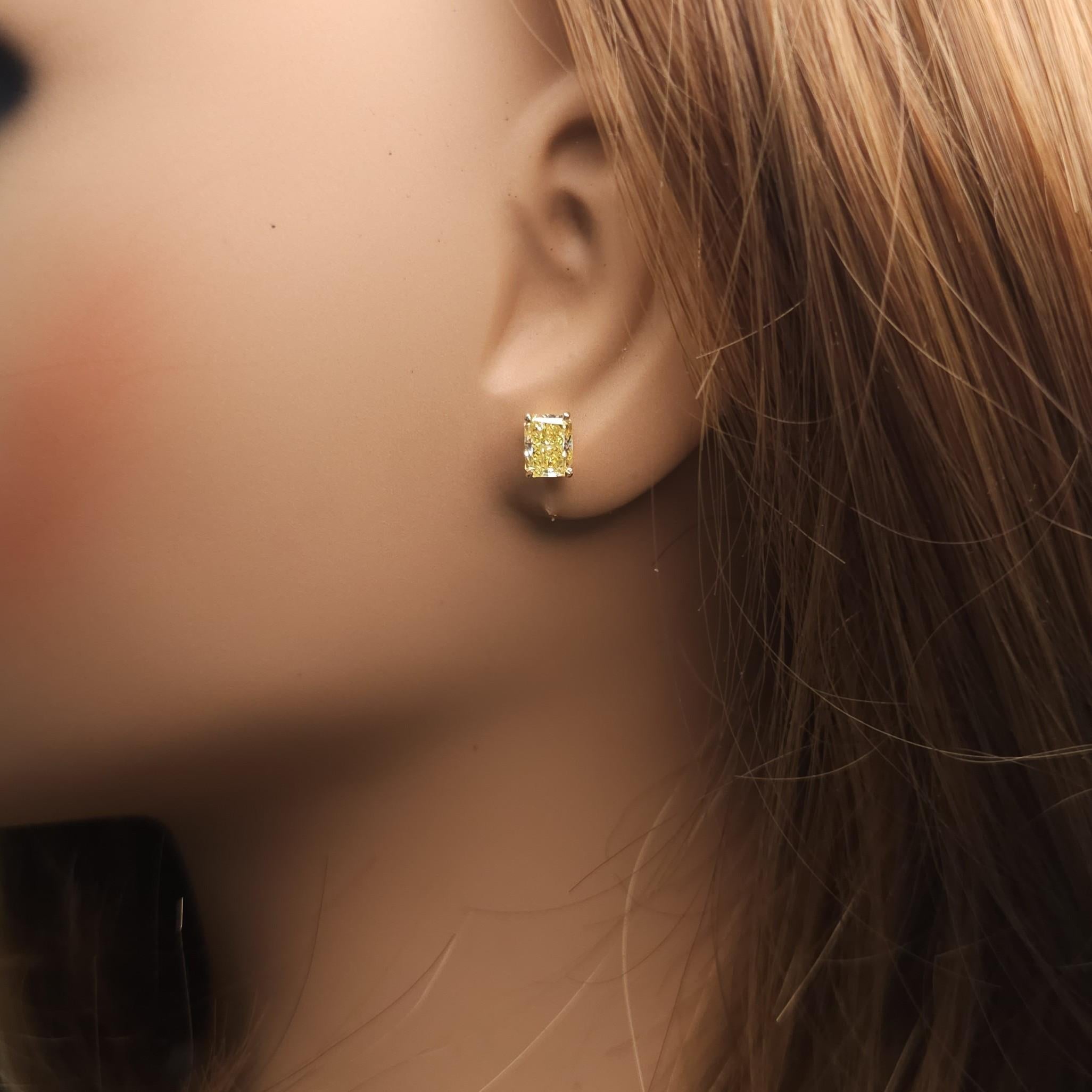 GIA Certified Intense Yellow Radiant Diamond 1.84 Carat TW Gold Stud Earrings In New Condition For Sale In New York, NY