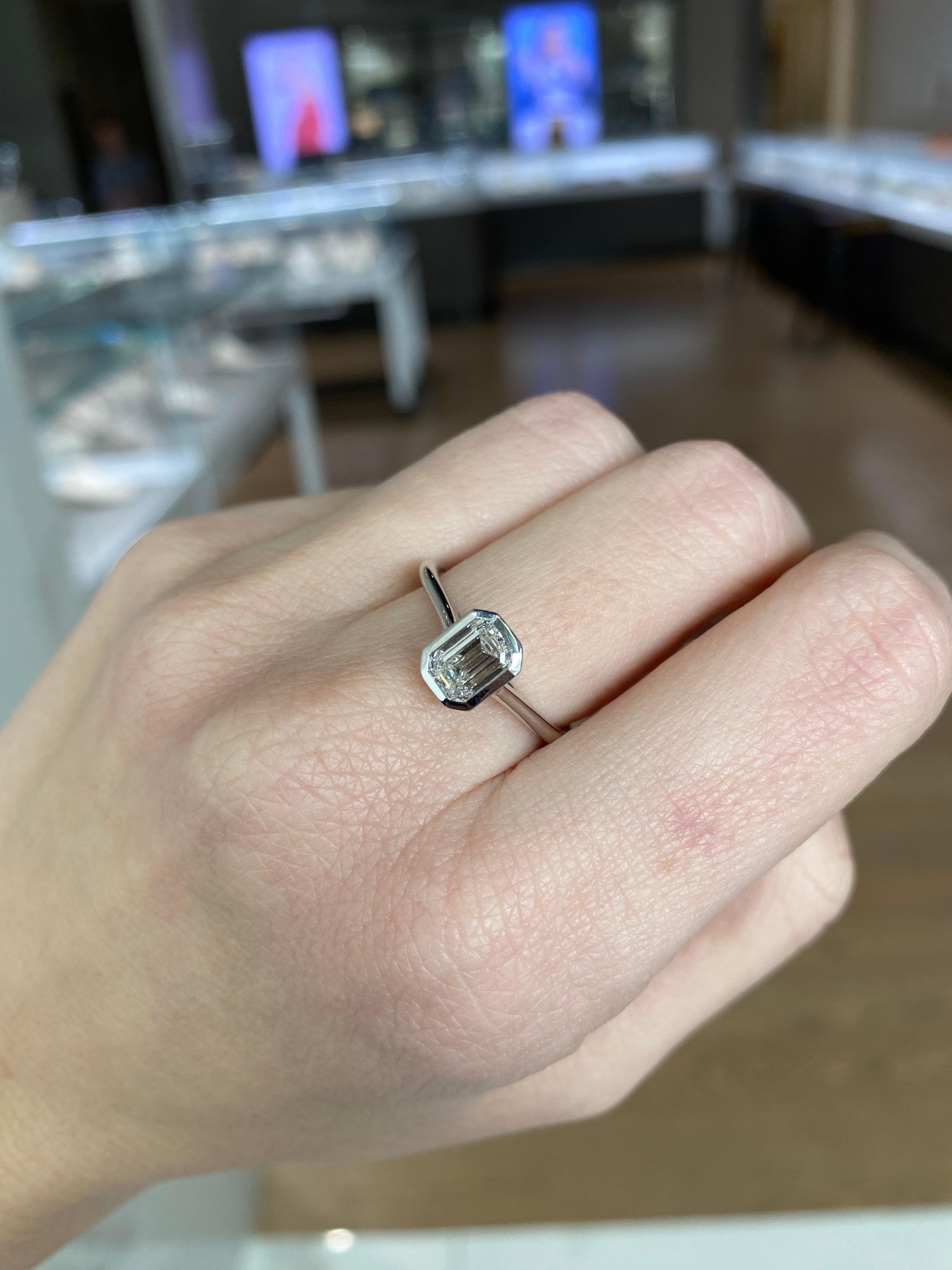 GIA Certified Internally Flawless Bezel Set 1.01 Carat Emerald Cut Diamond Ring  For Sale 1