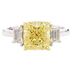 Anillo de cóctel con diamante en cojín de 3,59 quilates TW, certificado por el GIA y sin defectos internos