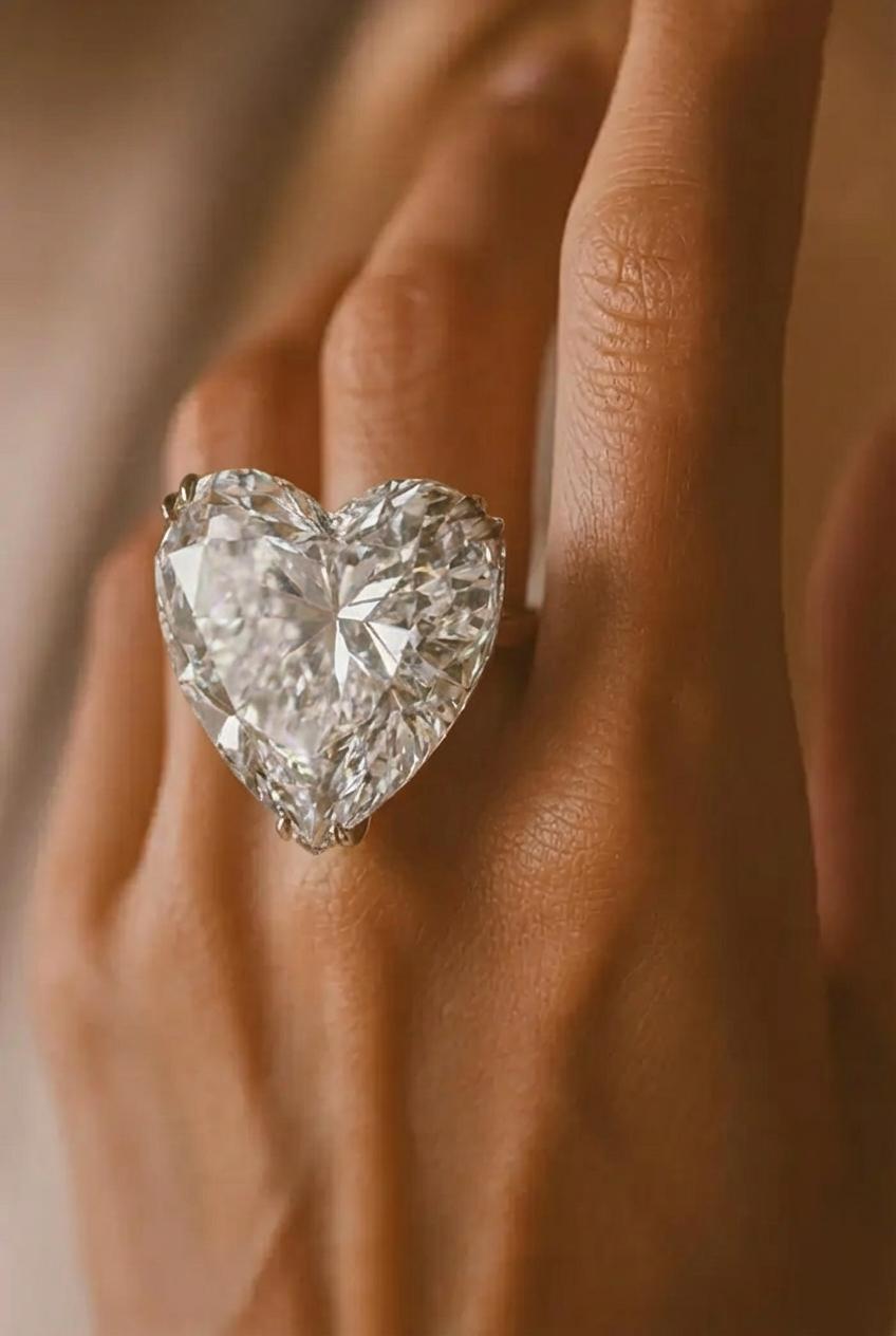 Moderne Diamant certifié GIA - 60 carats, couleur D, pureté VVS1 en vente