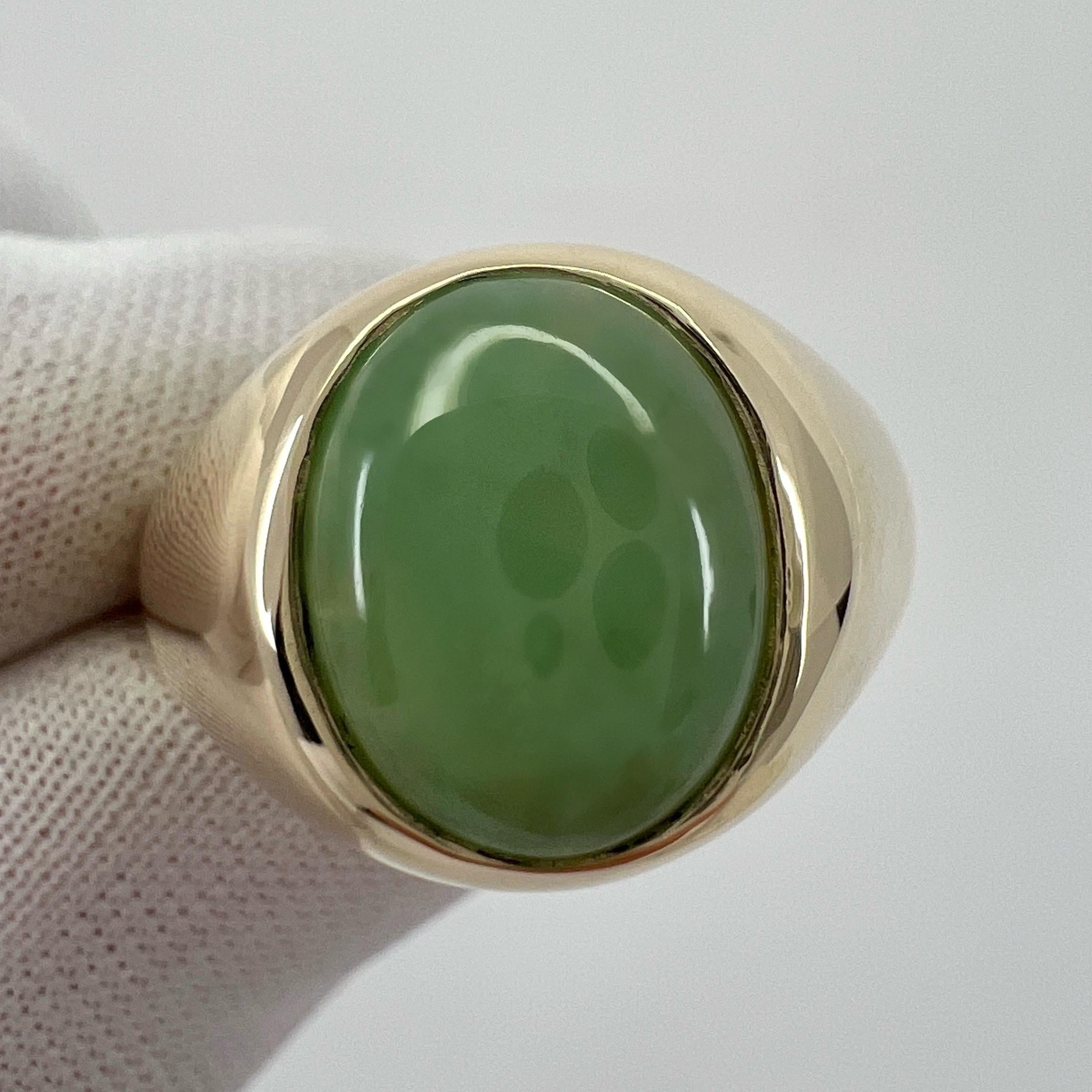 Women's or Men's GIA Certified Jadeite A Grade Jade 4.06ct Untreated Yellow Gold Oval Signet Ring