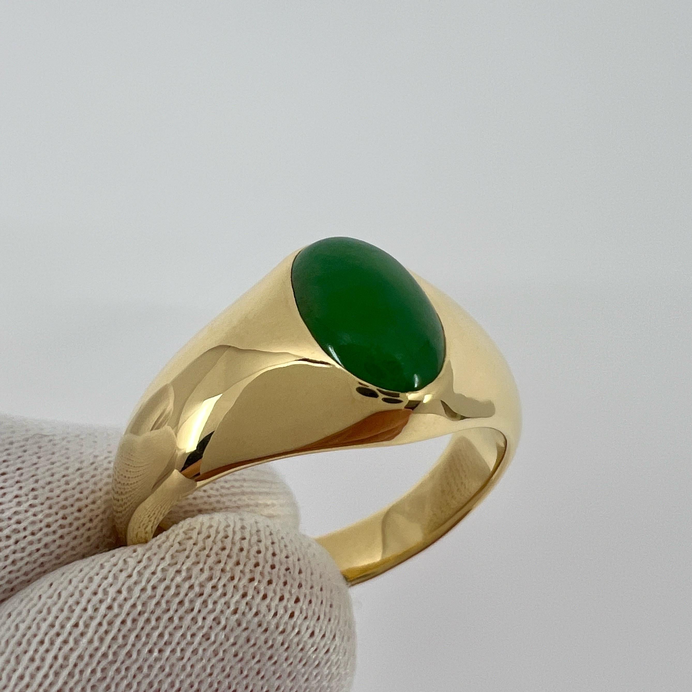 GIA Certified Jadeite A Grade Jade Oval Untreated 18k Yellow Gold Signet Ring For Sale 1