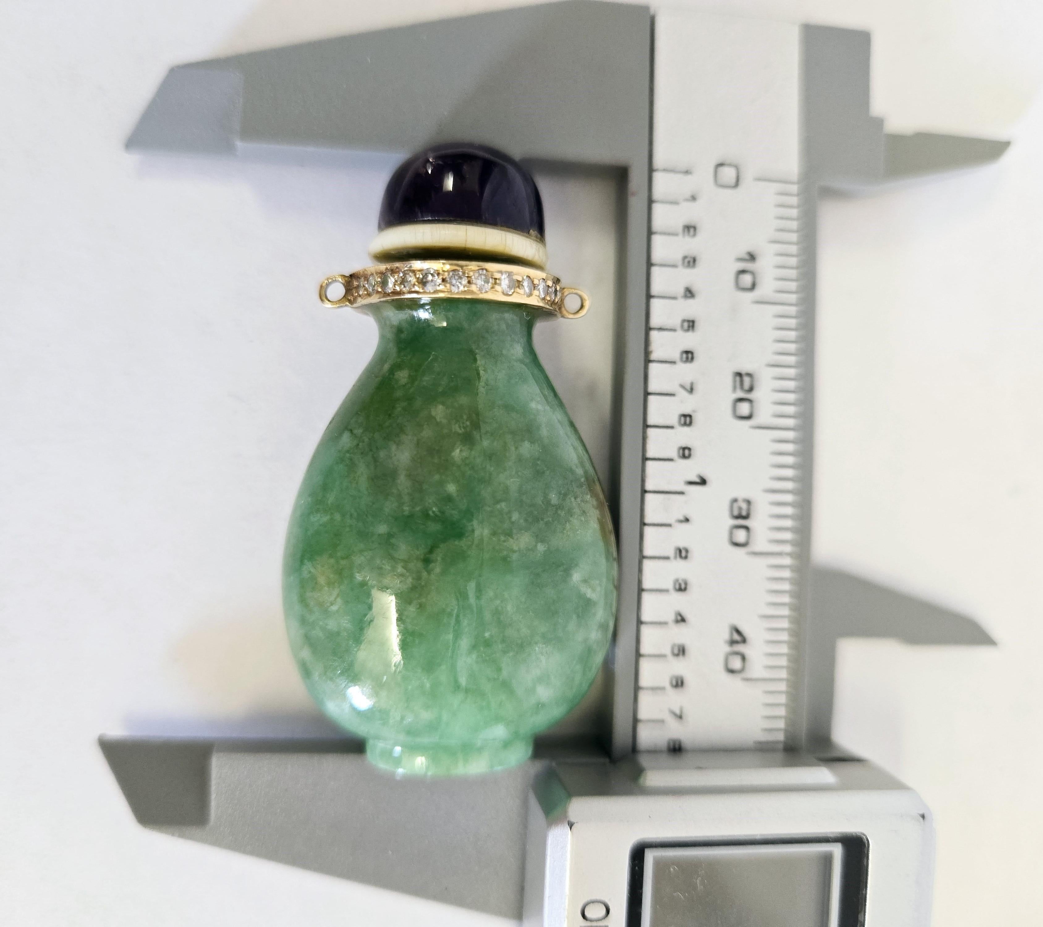 Ornamento per tabacco da fiuto in giadeite, diamanti e ametista certificato GIA In condizioni buone in vendita a Pasadena, CA