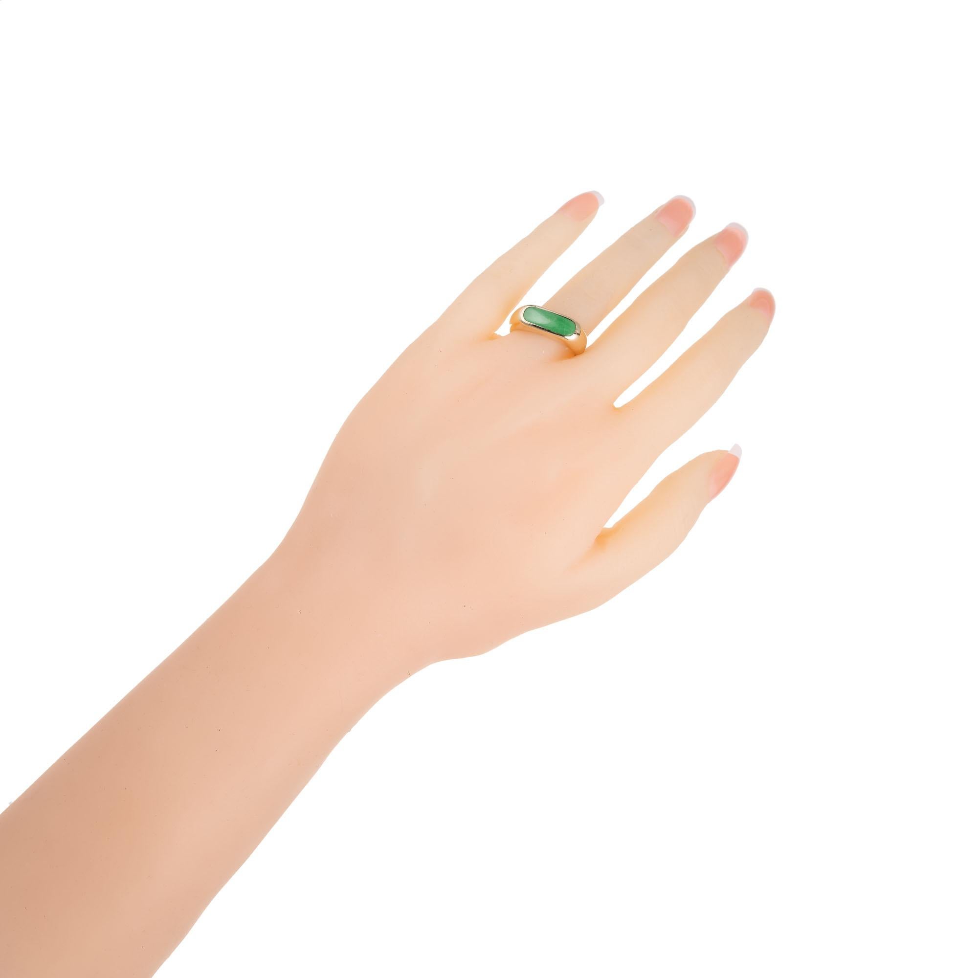 GIA Certified Jadeite Jade 14 Karat Yellow Gold Saddle Ring In Excellent Condition In Stamford, CT
