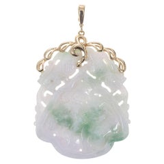 Colgante de oro amarillo tallado en jadeíta con certificado GIA