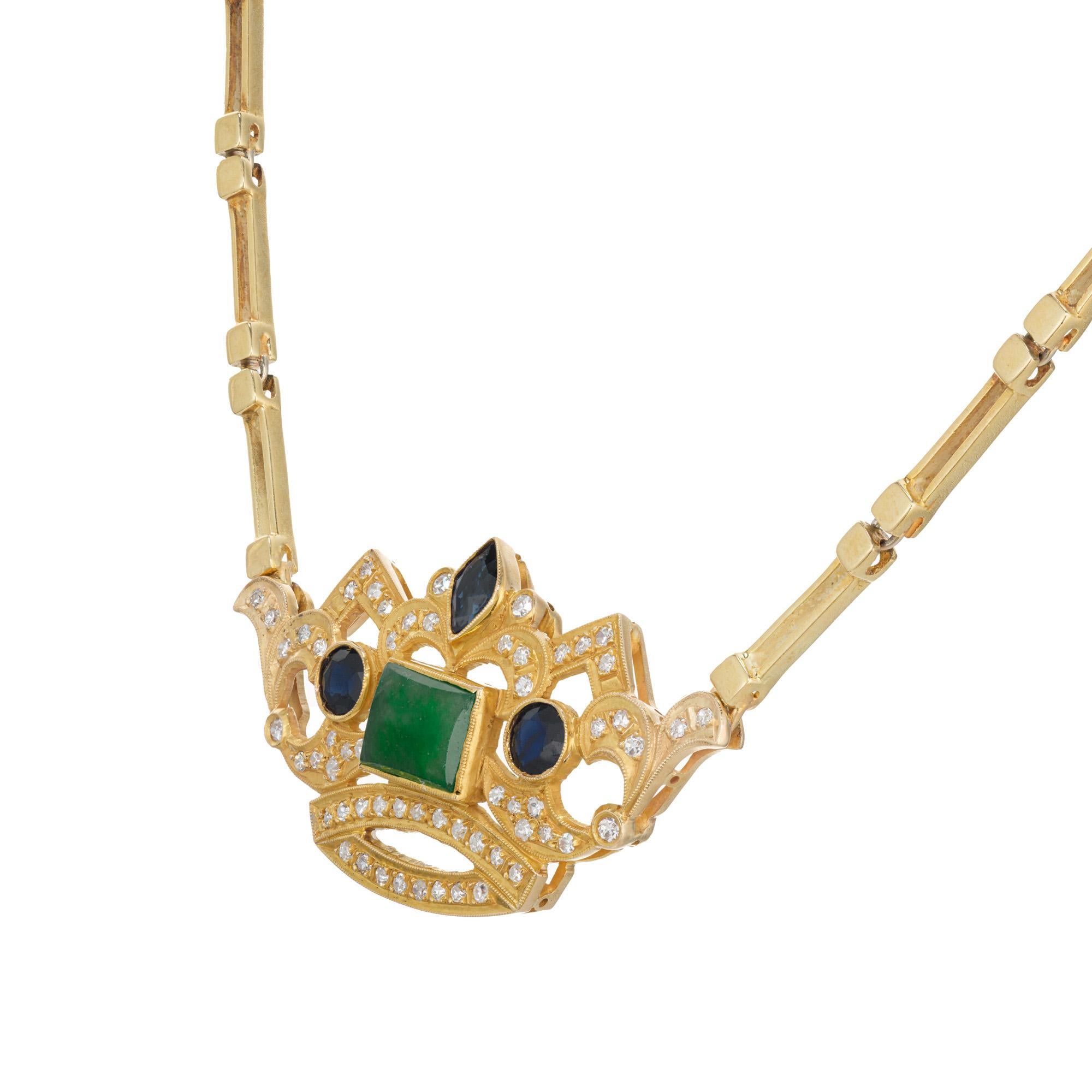 Taille Marquise Collier pendentif couronne en or jaune avec jadeite, diamant et saphir certifiés GIA  en vente