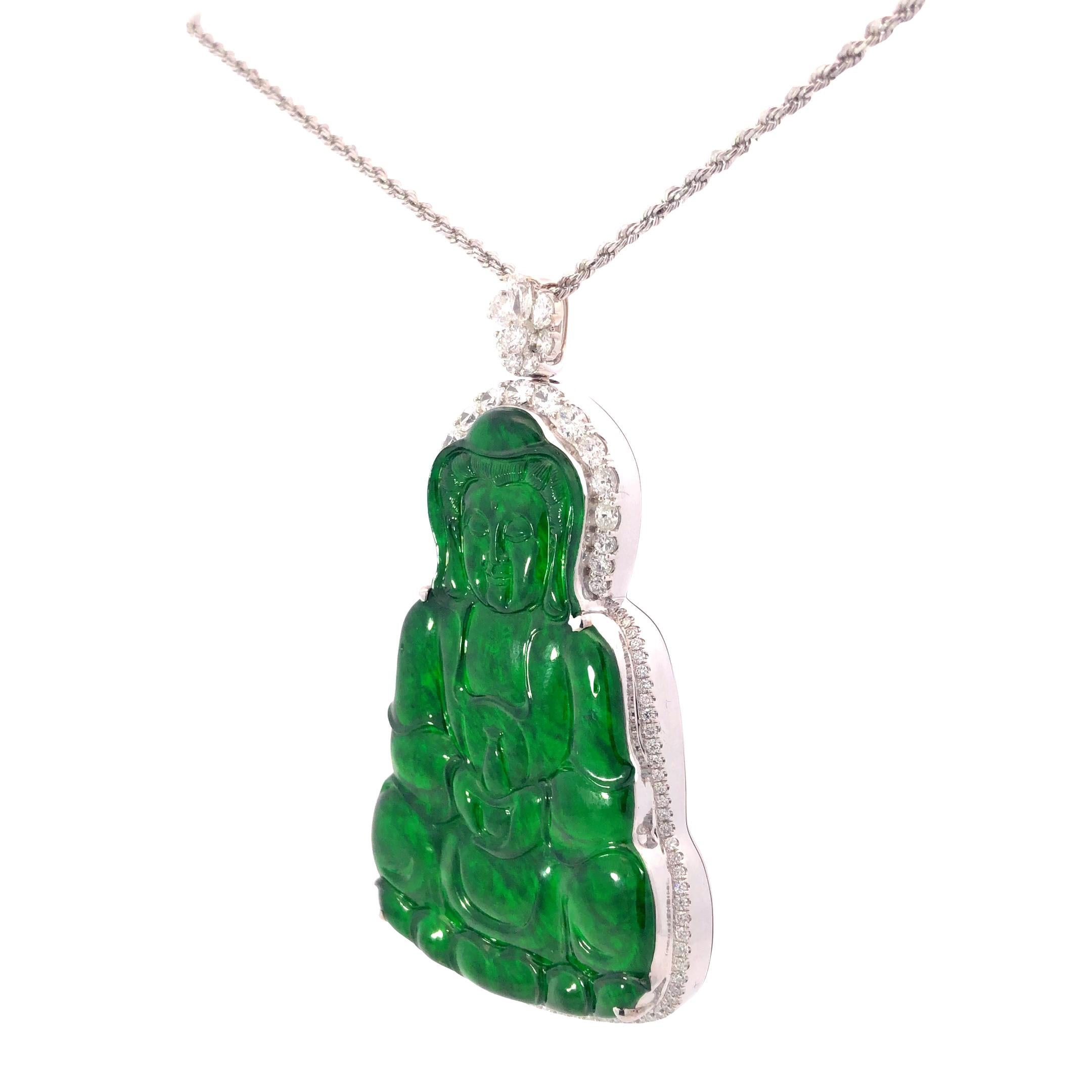 Taglio brillante Ciondolo Guan Yin di giada certificato GIA con diamanti in vendita