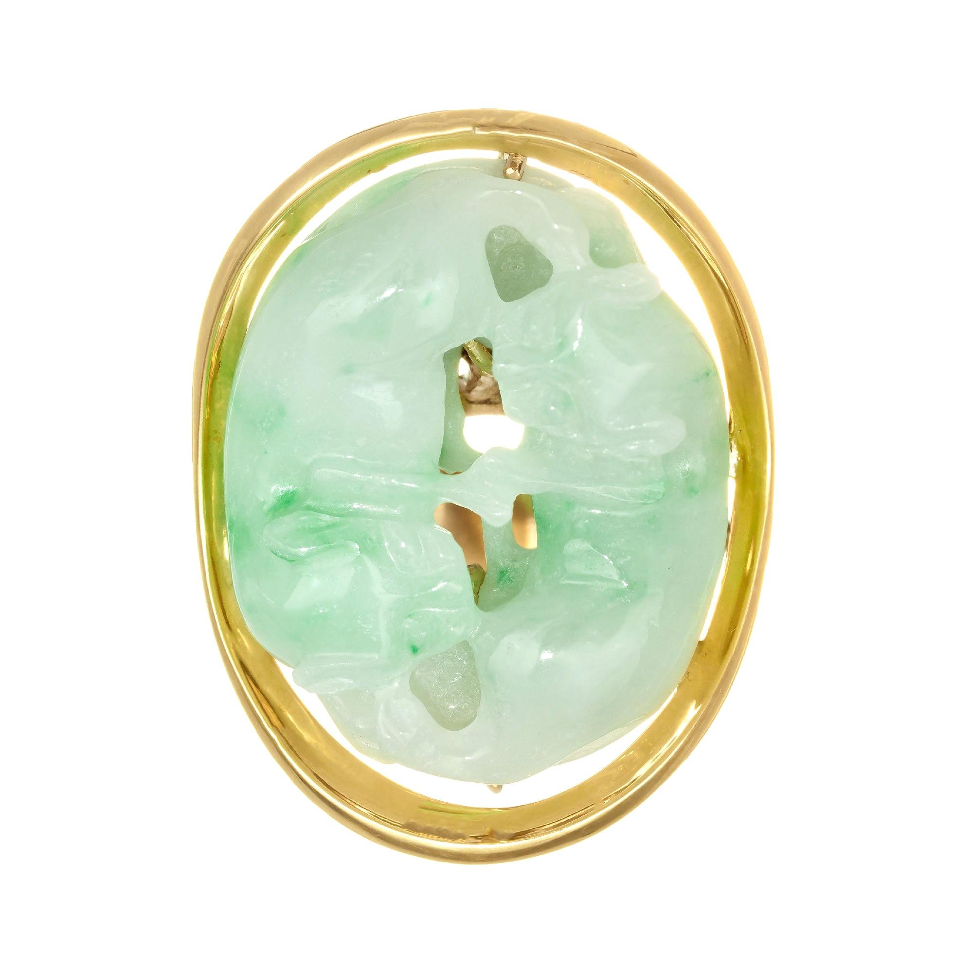 Bague cocktail en forme de chat sculptée en or jaune, jade et jadéite, certifiée par le GIA