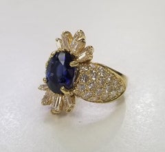 GIA-zertifizierter Lab Saphir Ovalschliff 4,70 Karat. 18 Karat Gelbgold und Diamantring