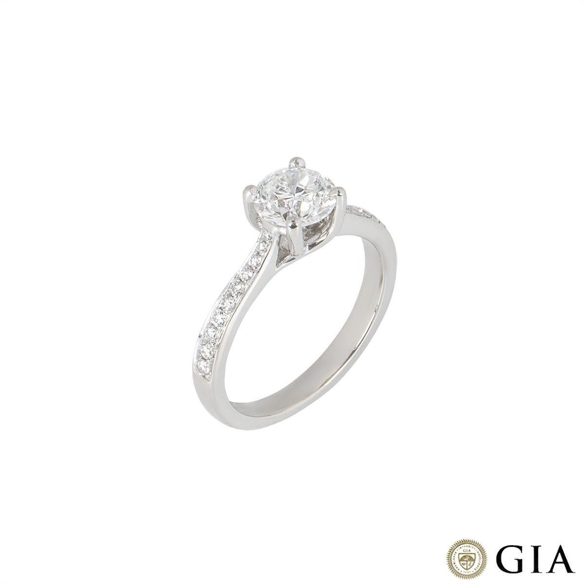 GIA-zertifizierter Platin-Diamant-Solitaire-Verlobungsring mit Flügeln 1,02 Karat im Zustand „Hervorragend“ im Angebot in London, GB