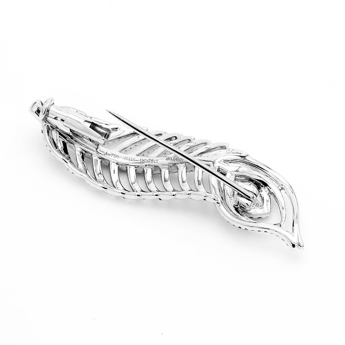 This elegant Diamond Brooch consists of a mixture of Light Pink and White Diamonds. 

Diamonds are all natural and untreated. 

Make up a total of 0.87 carat

The Main Light Pink Diamond is GIA certified. 

DISPLAY COLOR	Light