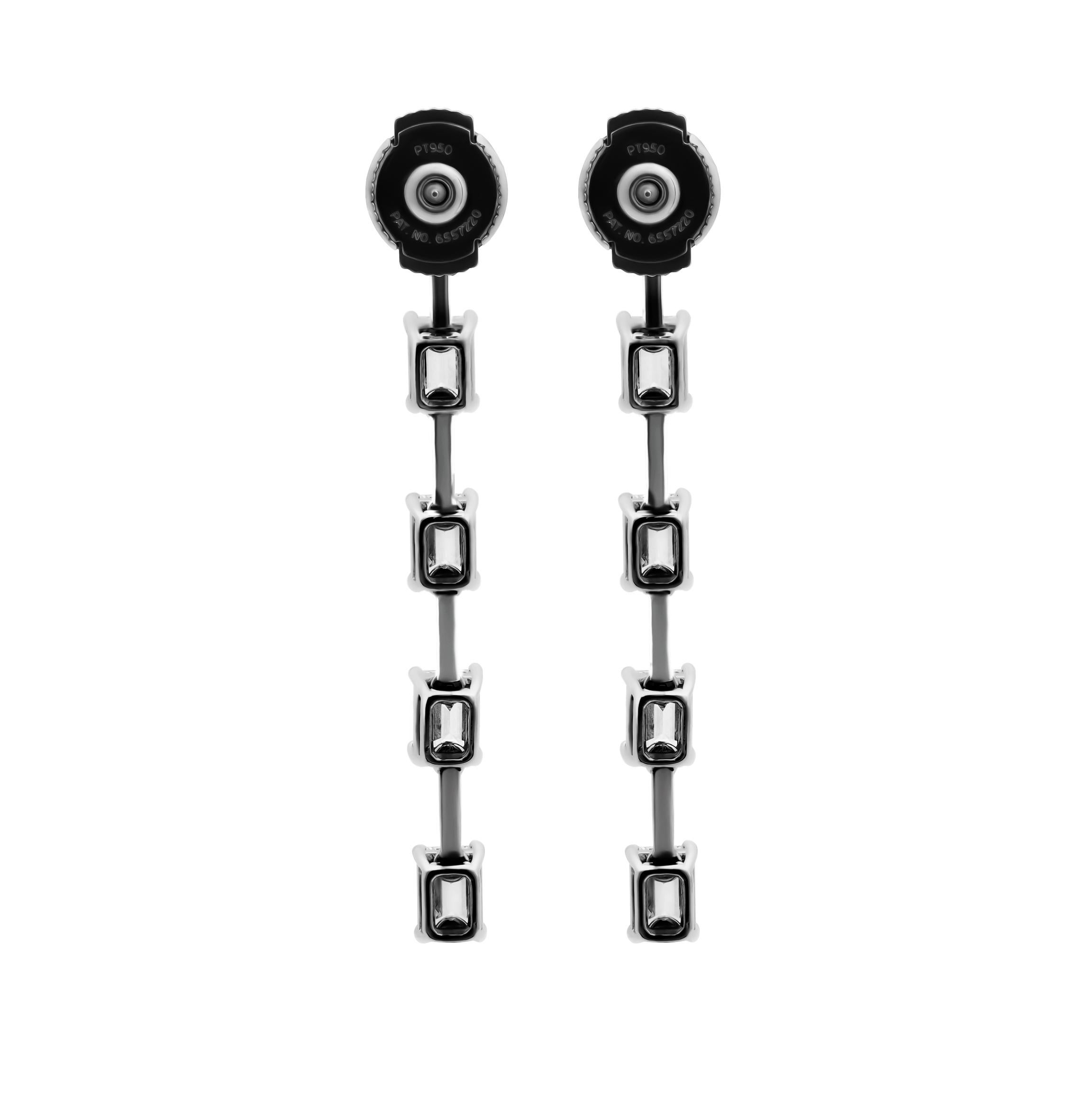 Taille émeraude Boucles d'oreilles linéaires certifiées GIA avec diamants taille émeraude en vente