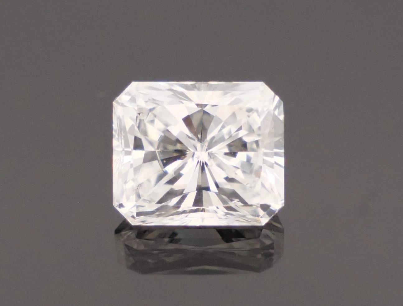 De las mujeres GIA Certified Loose 3.74ct Radiant Cut Natural Diamond E - SI2 en venta