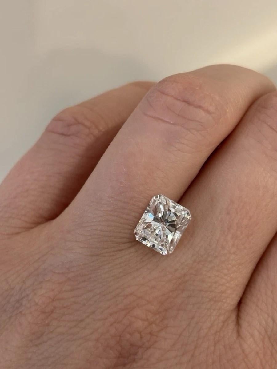 GIA Certified Loose 3.74ct Radiant Cut Natural Diamond E - SI2 en venta 3