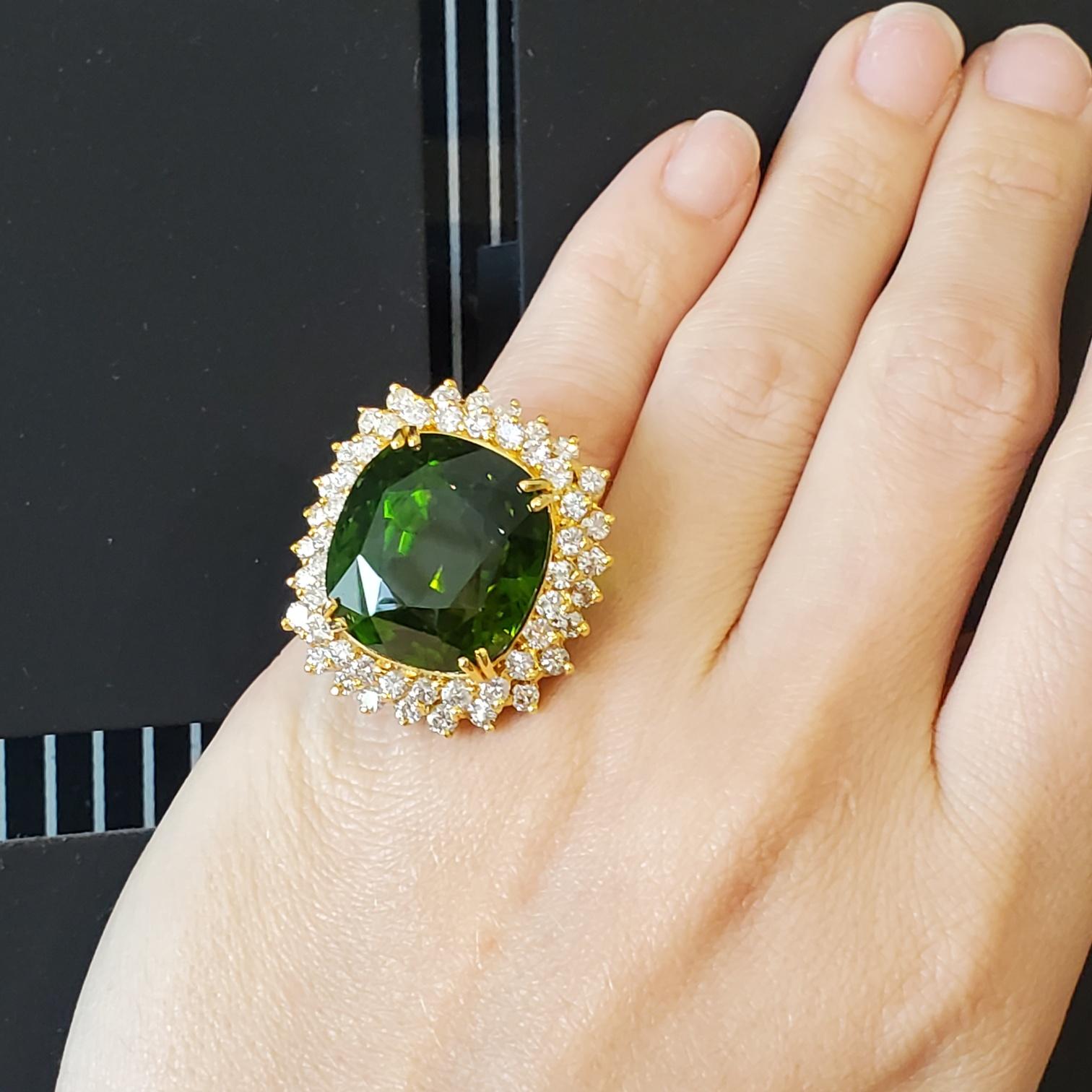 Gia Certified Massive Cocktail Ring In 18Kt With 67.79 Cts In Peridot & Diamonds For Sale 3