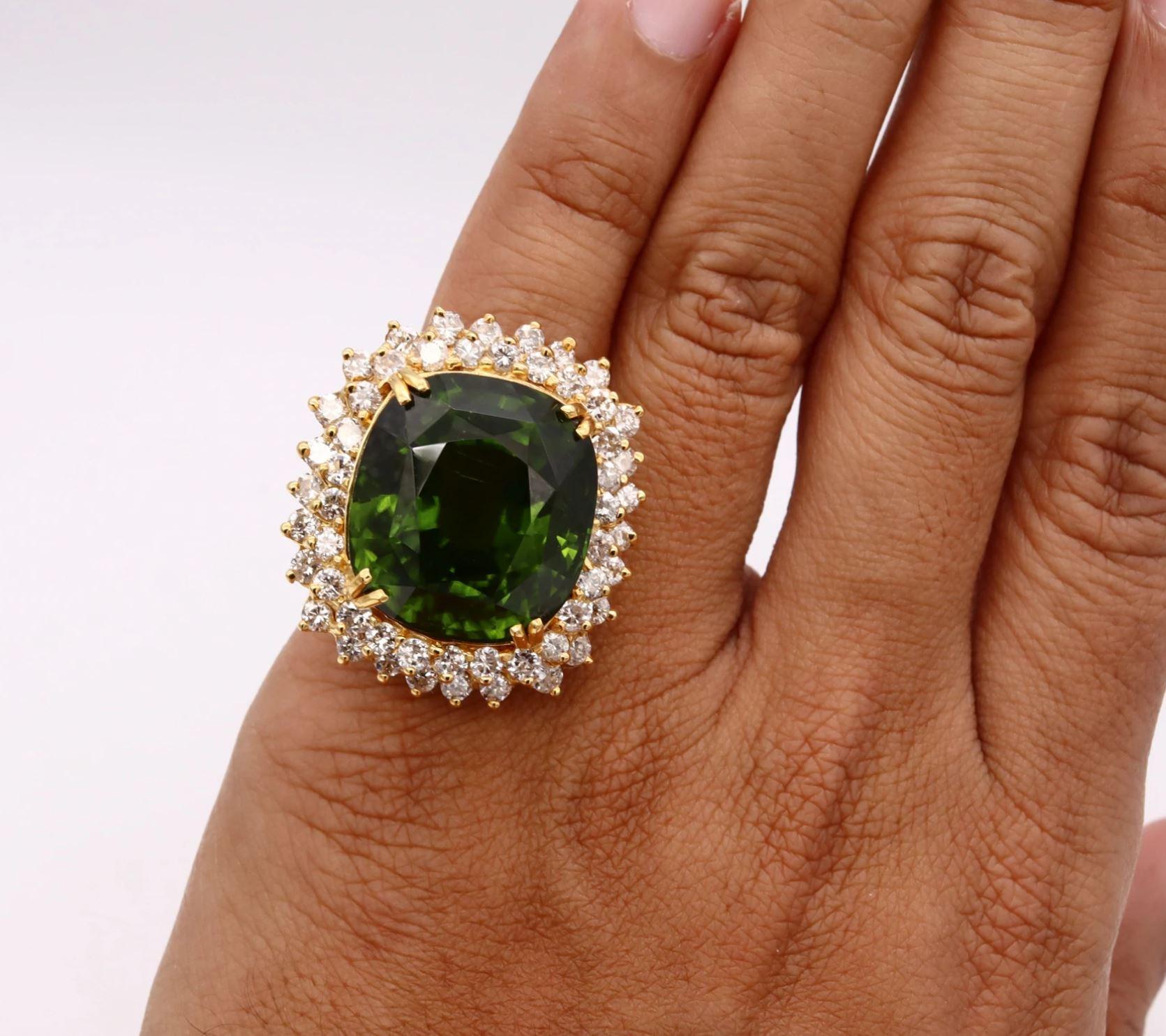 Women's Gia Certified Massive Cocktail Ring In 18Kt With 67.79 Cts In Peridot & Diamonds For Sale