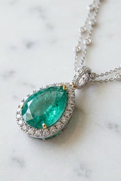 GIA Certified Minor Oil 9.2 Carat Colombian Emerald Diamond Pendant Necklace