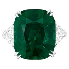 GIA zertifizierter kleiner Öl 9.80 Karat Kissenschliff Grüner Smaragd Trapezförmiger Ring