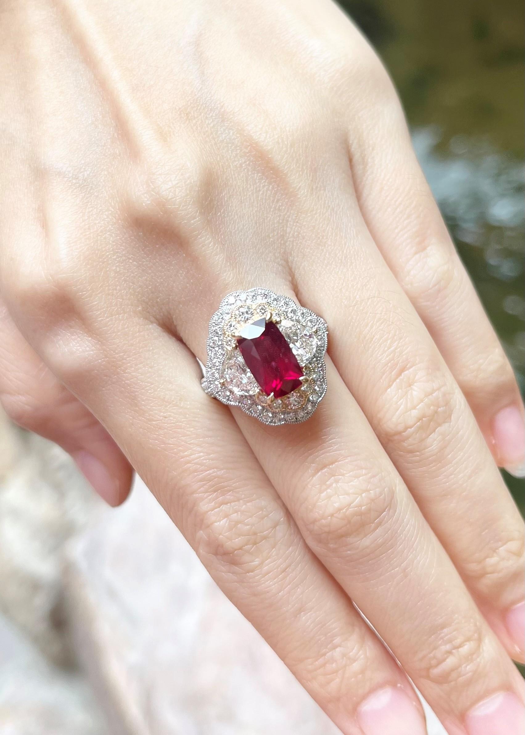 GIA-zertifizierter Mosambik-Rubin mit unerhitztem Rubin und Diamantring aus 18 Karat Weißgold (Art déco) im Angebot