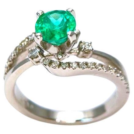 GIA Certified 1.06 Carats Colombian Emerald & Diamond Ring in Platinum, Stunning For Sale