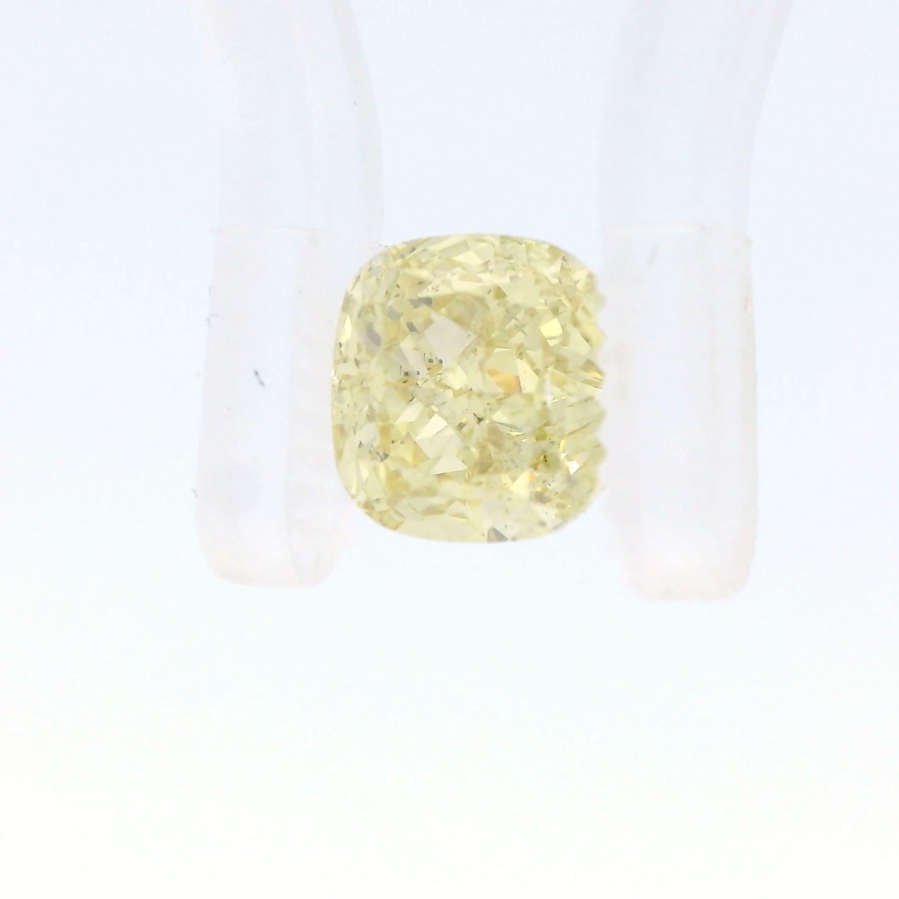 Diamante a cuscino giallo intenso Fancy SI2 certificato GIA da 1,20 carati naturali In condizioni Nuovo in vendita a New York, NY