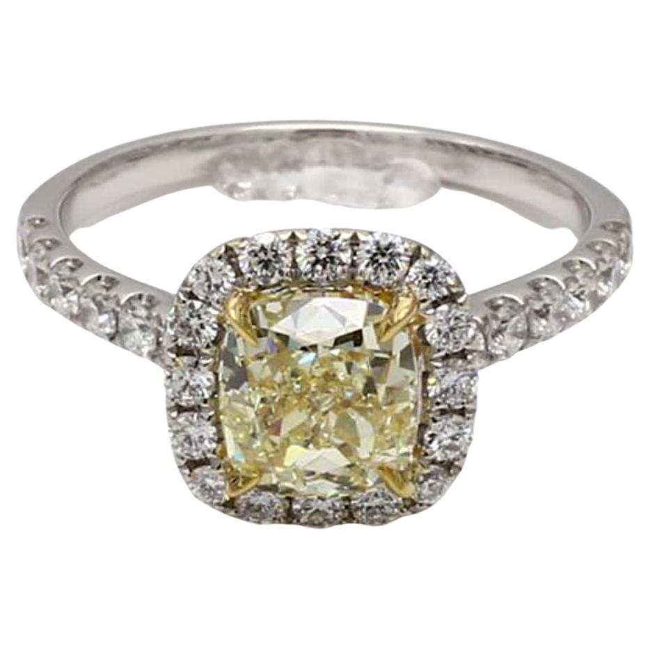 GIA-zertifizierter natürlicher gelber Ring mit Kissenschliff und weißem Diamant 2.14 Karat TW