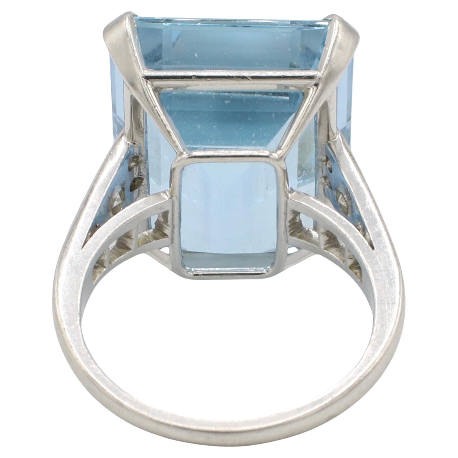GIA Certified Natural Aquamarine & Diamond Retro Platinum Cocktail Ring  In Excellent Condition For Sale In  Baltimore, MD