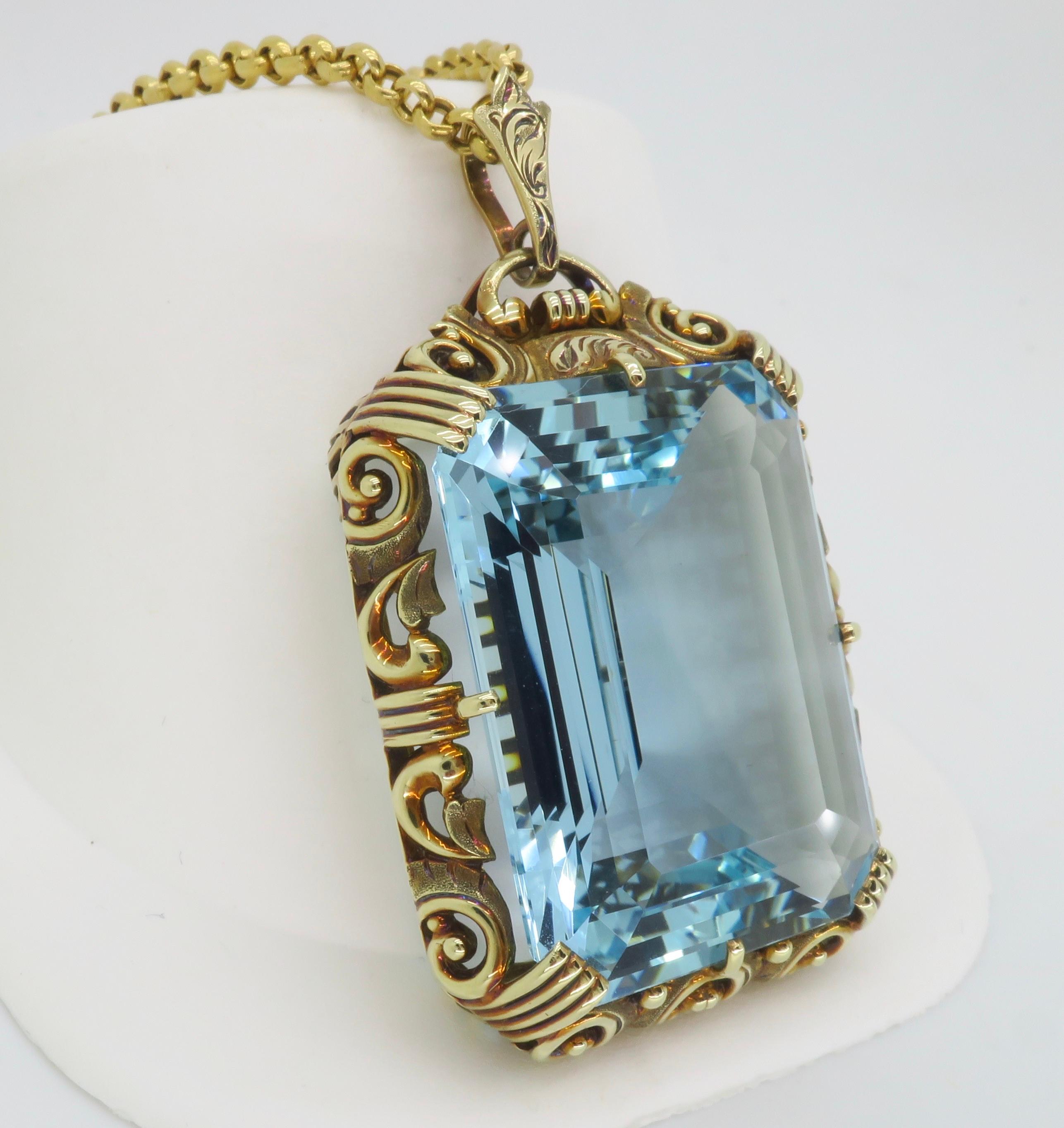 Women's or Men's GIA Certified Natural Aquamarine Pendant Necklace For Sale