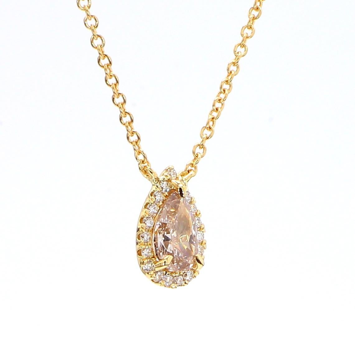 Taglio a goccia Collana in oro con diamante marrone perlato naturale certificato GIA da 0.71 carati TW in vendita