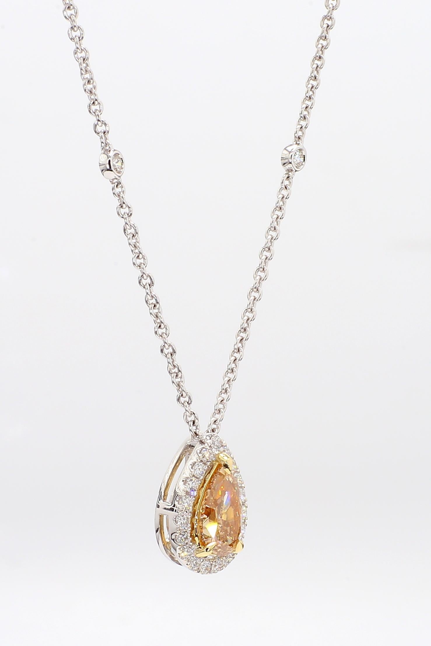 Taglio a goccia GIA Certified Nature Brown-Yellow Pear Diamond Collana in oro da 1,43 carati TW in vendita