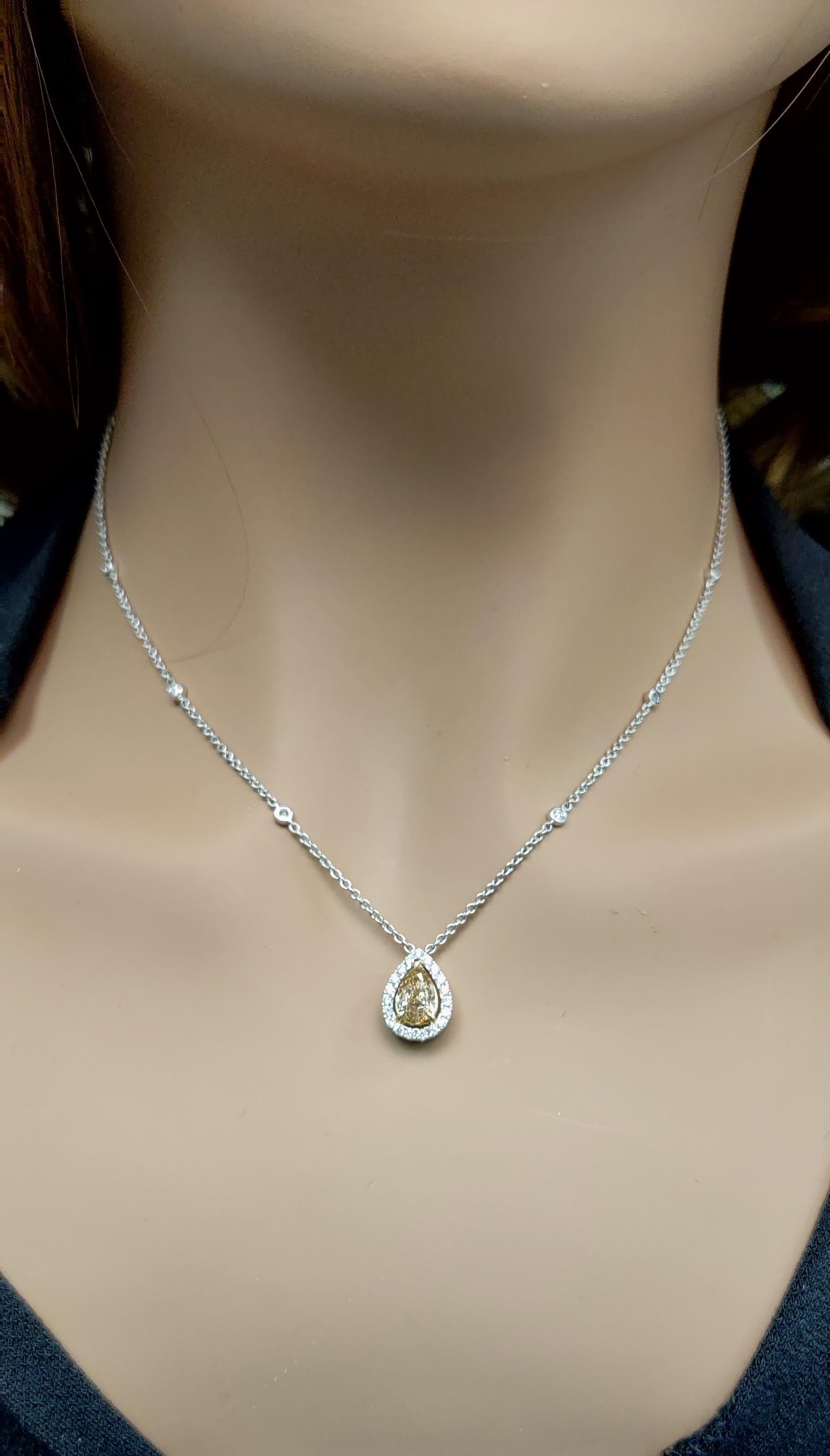 GIA Certified Nature Brown-Yellow Pear Diamond Collana in oro da 1,43 carati TW In condizioni Nuovo in vendita a New York, NY