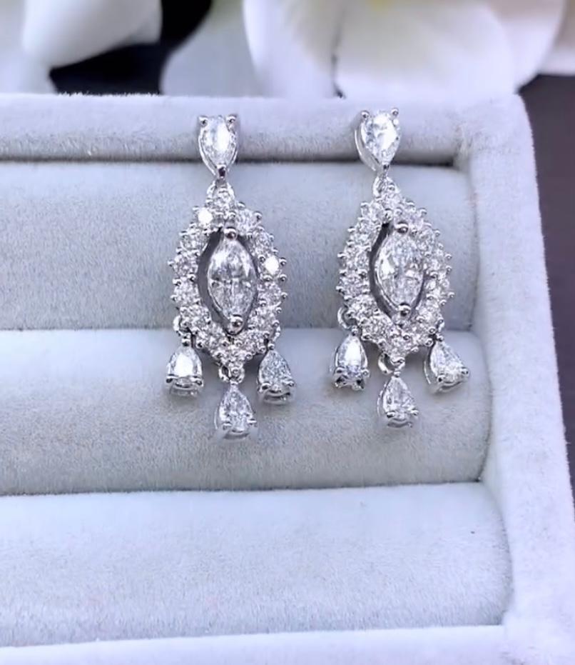 Taille mixte Nature certifiée GIA  Boucles d'oreilles en or 18K avec diamants en vente