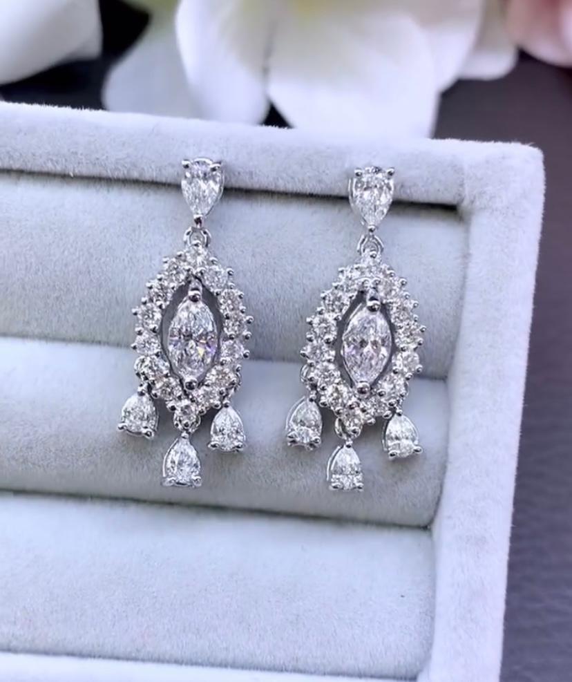 Nature certifiée GIA  Boucles d'oreilles en or 18K avec diamants en vente 2