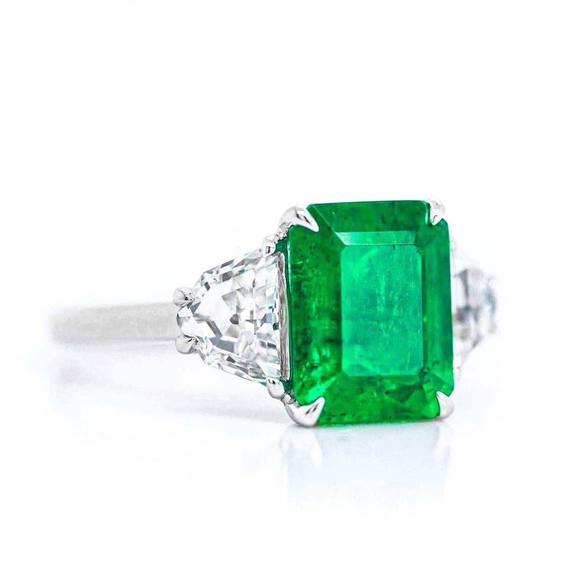 GIA Certified Natural Emerald and Diamond 18 Karat White Gold Three Stone Ring For Sale 4
