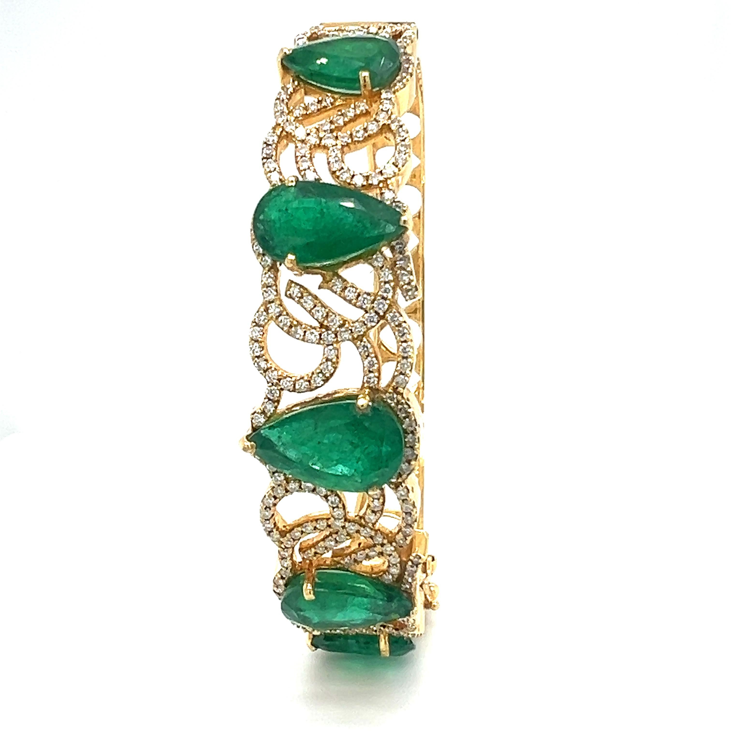 GIA certified Natural emerald and diamond bangle For Sale 3
