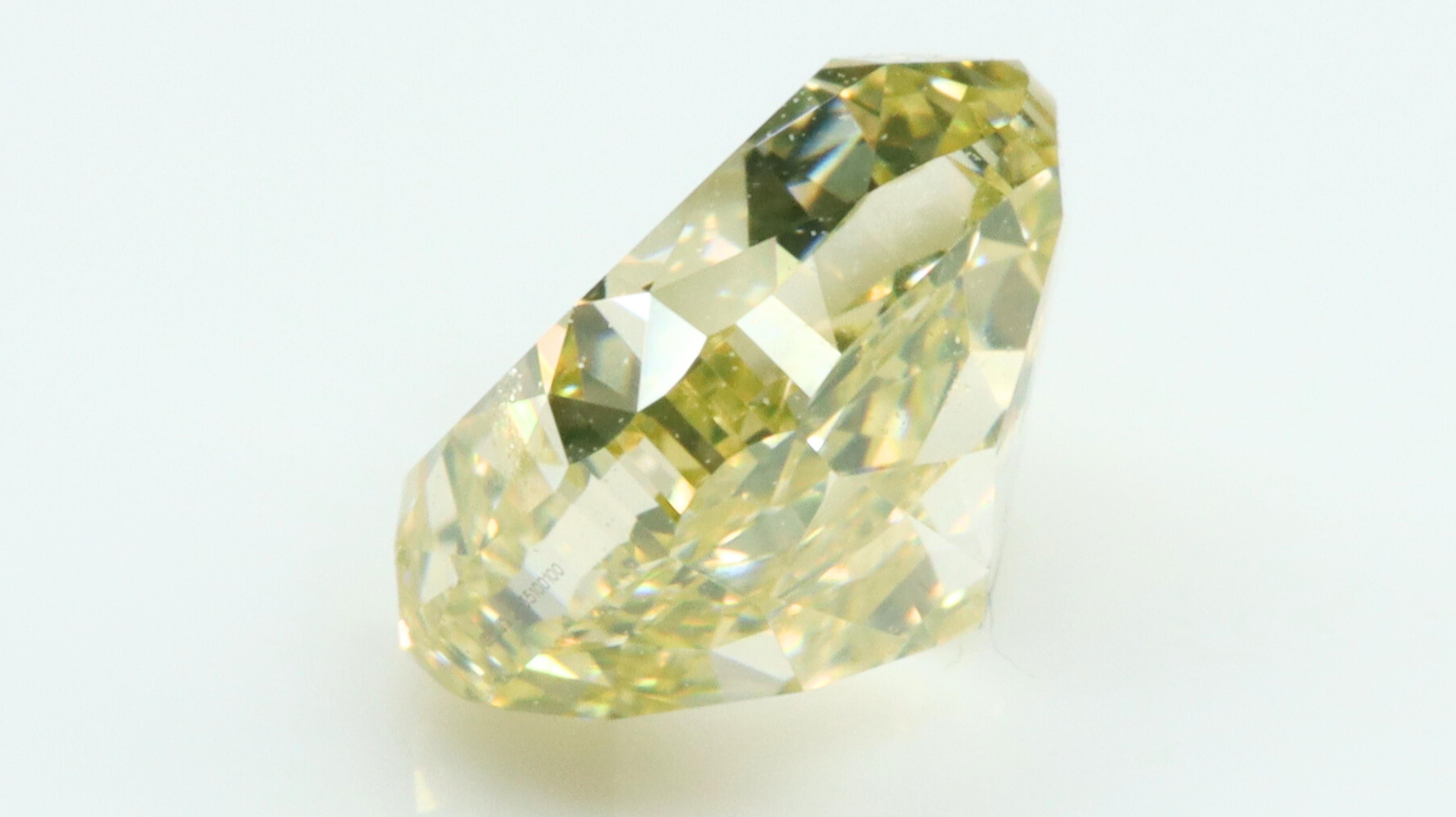 GIA Certified Natural Fancy Brownish Yellow Diamond 0.76ct In New Condition For Sale In Antwerpen, BE