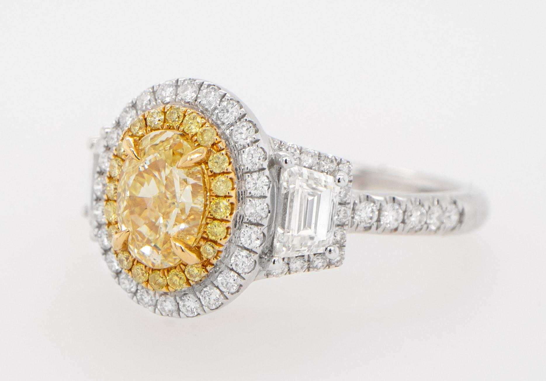 Women's or Men's GIA Certified Natural Fancy Light Yellow Diamond Engagement Ring 2.14 Carats 18K For Sale