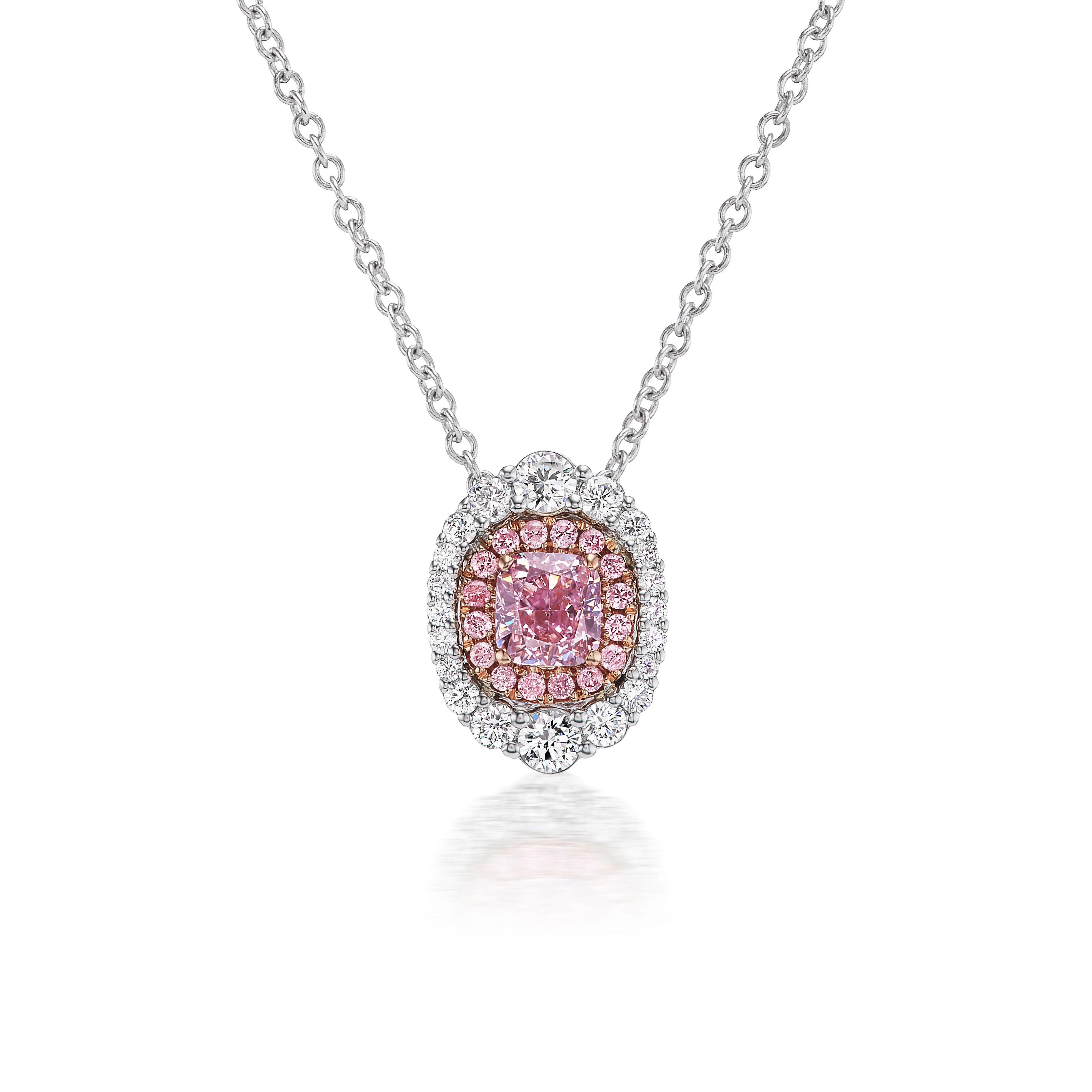 Taglio cuscino Collana con ciondolo a forma di aureola con diamante rosa naturale certificato dalla GIA in vendita