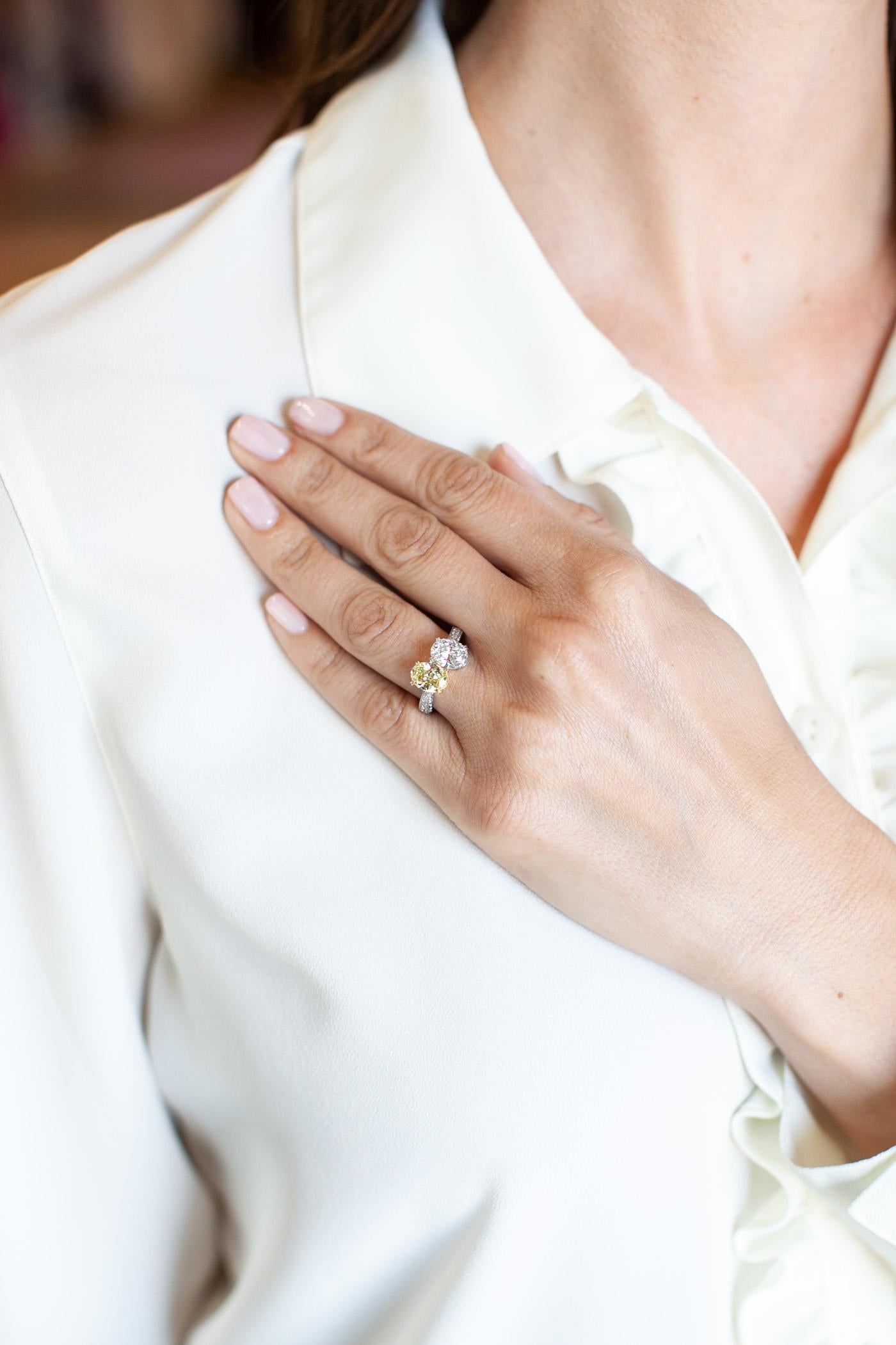 Bague croisée « Toi et Moi » en diamants blancs et jaunes de couleur naturelle certifiés par le GIA Pour femmes en vente