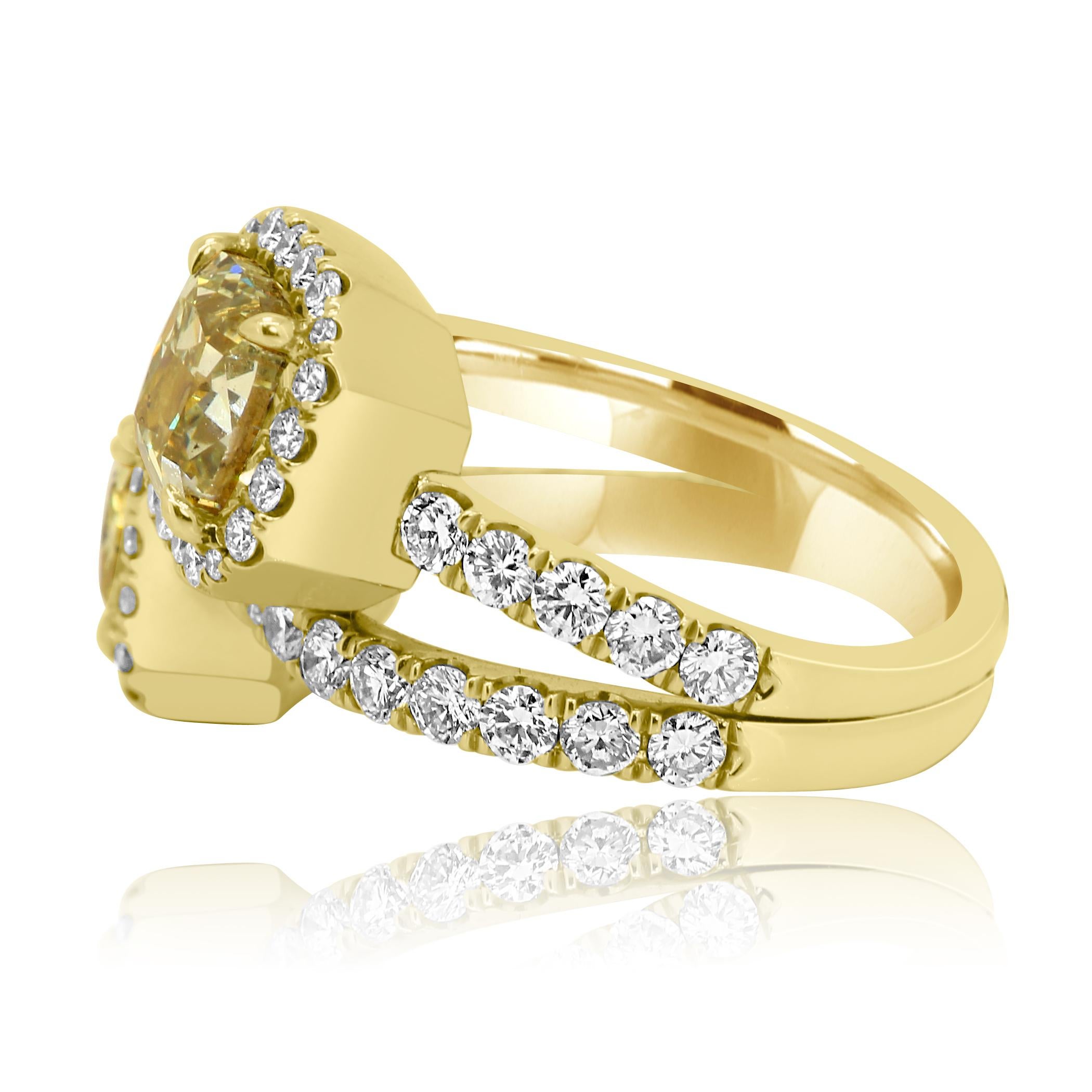 GIA Certified Natural Green and Yellow Diamond Twotone Gold Halo Toi Et Moi Ring 7
