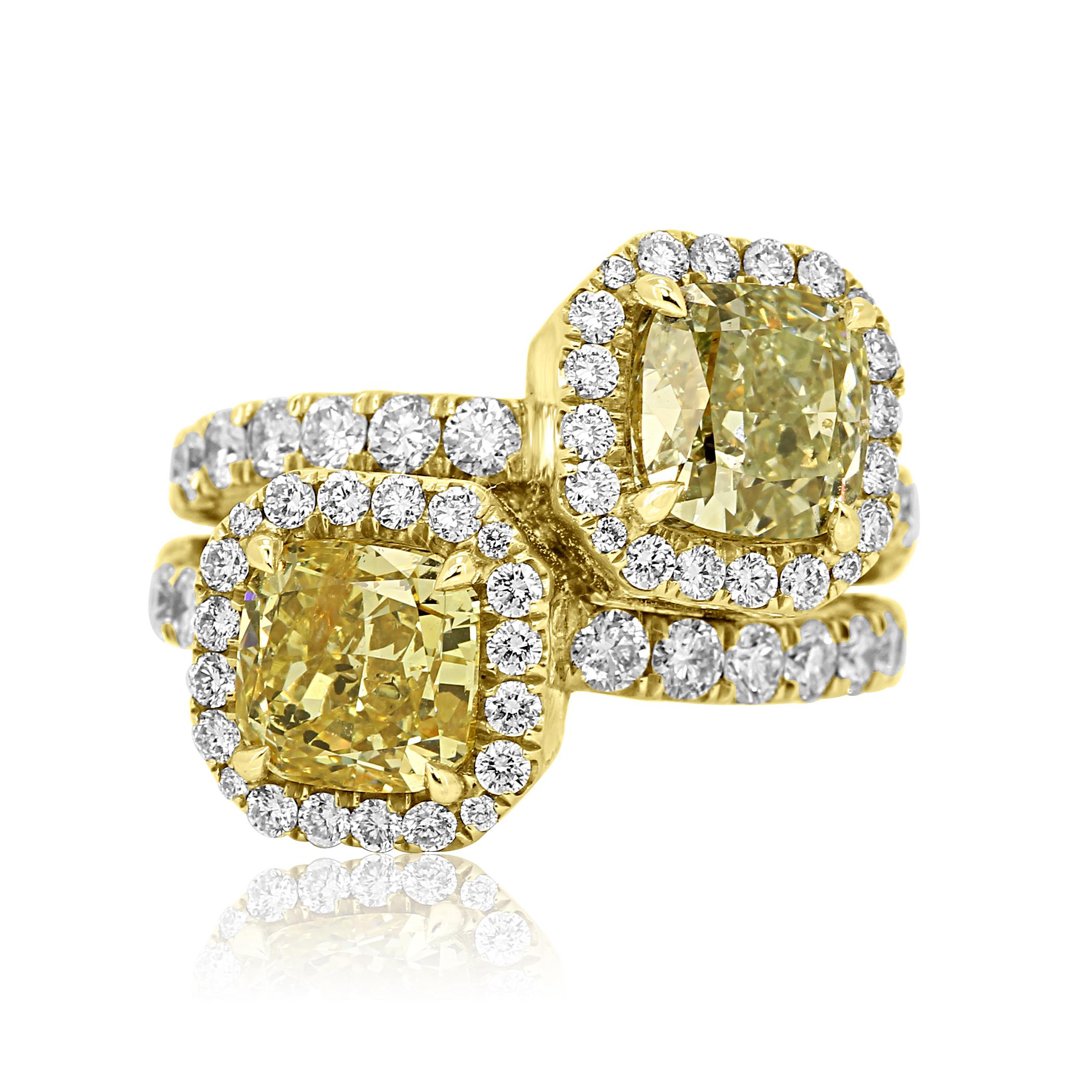 GIA Certified Natural Green and Yellow Diamond Twotone Gold Halo Toi Et Moi Ring In New Condition In NEW YORK, NY