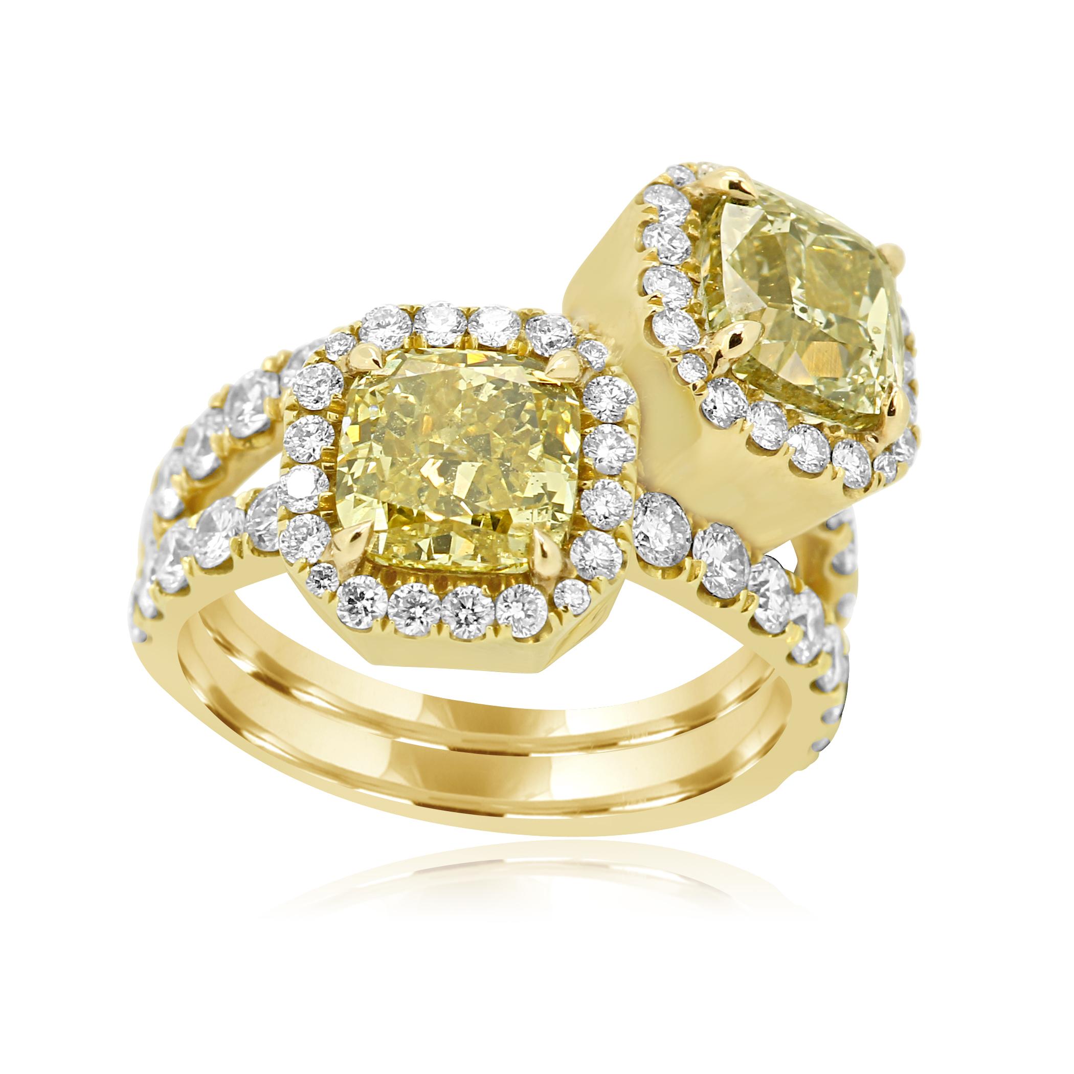 Women's or Men's GIA Certified Natural Green and Yellow Diamond Twotone Gold Halo Toi Et Moi Ring