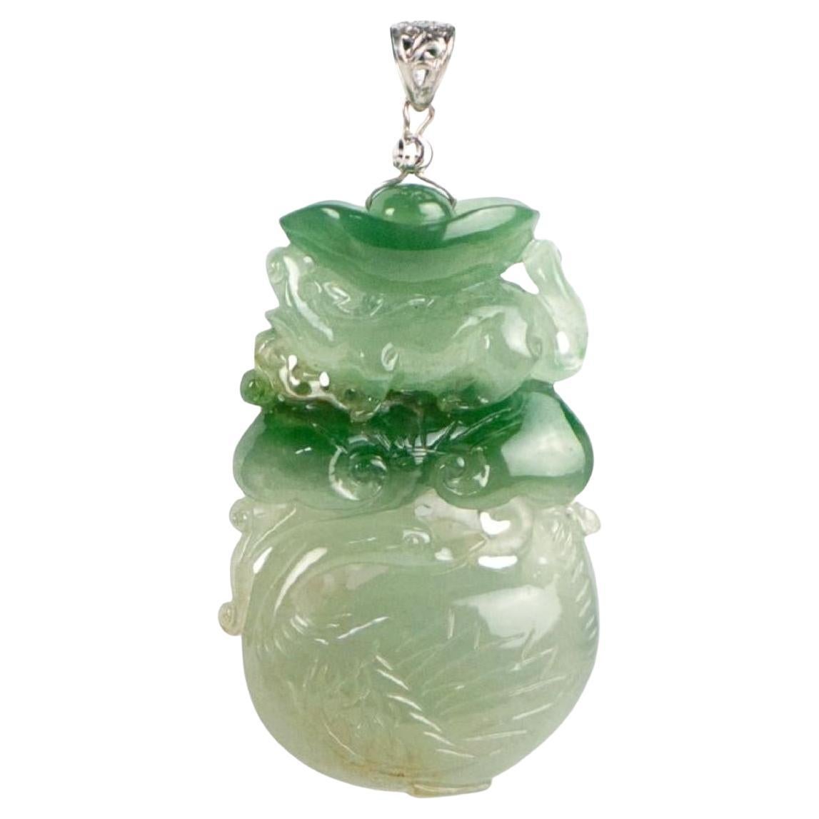 Ciondolo in giada Greene 
Greene naturale certificato GIA con maiale, cigno e lingotto in vendita