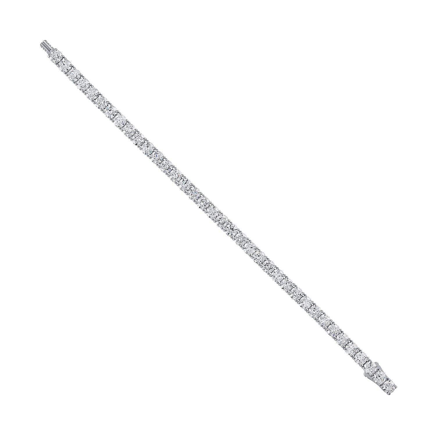 GIA Certified Natural Internally Flawless Brilliant Tennis Bracelet In New Condition In Boca Raton, FL