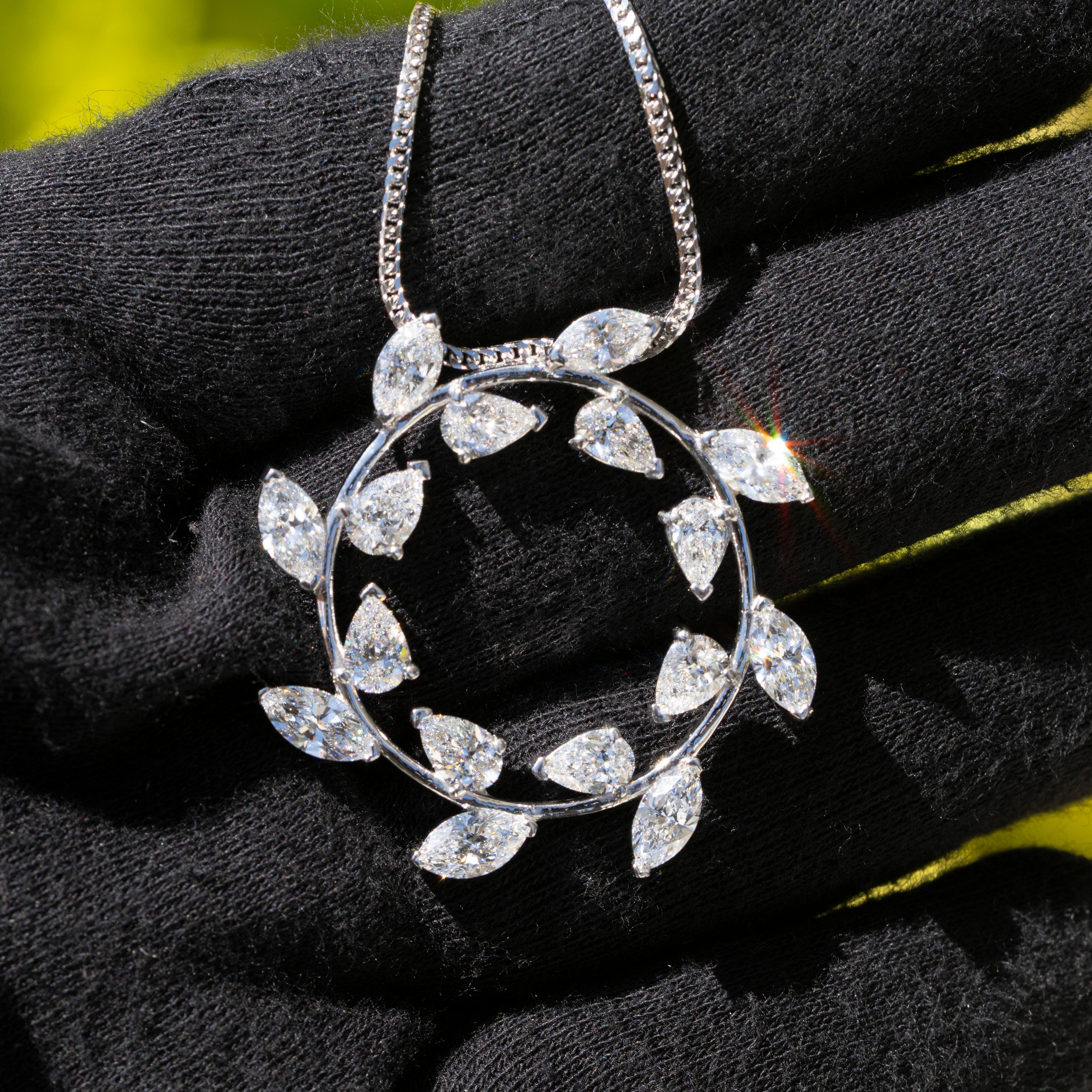 GIA Certified Natural Internally Flawless Diamond Wreath Necklace In New Condition In Boca Raton, FL