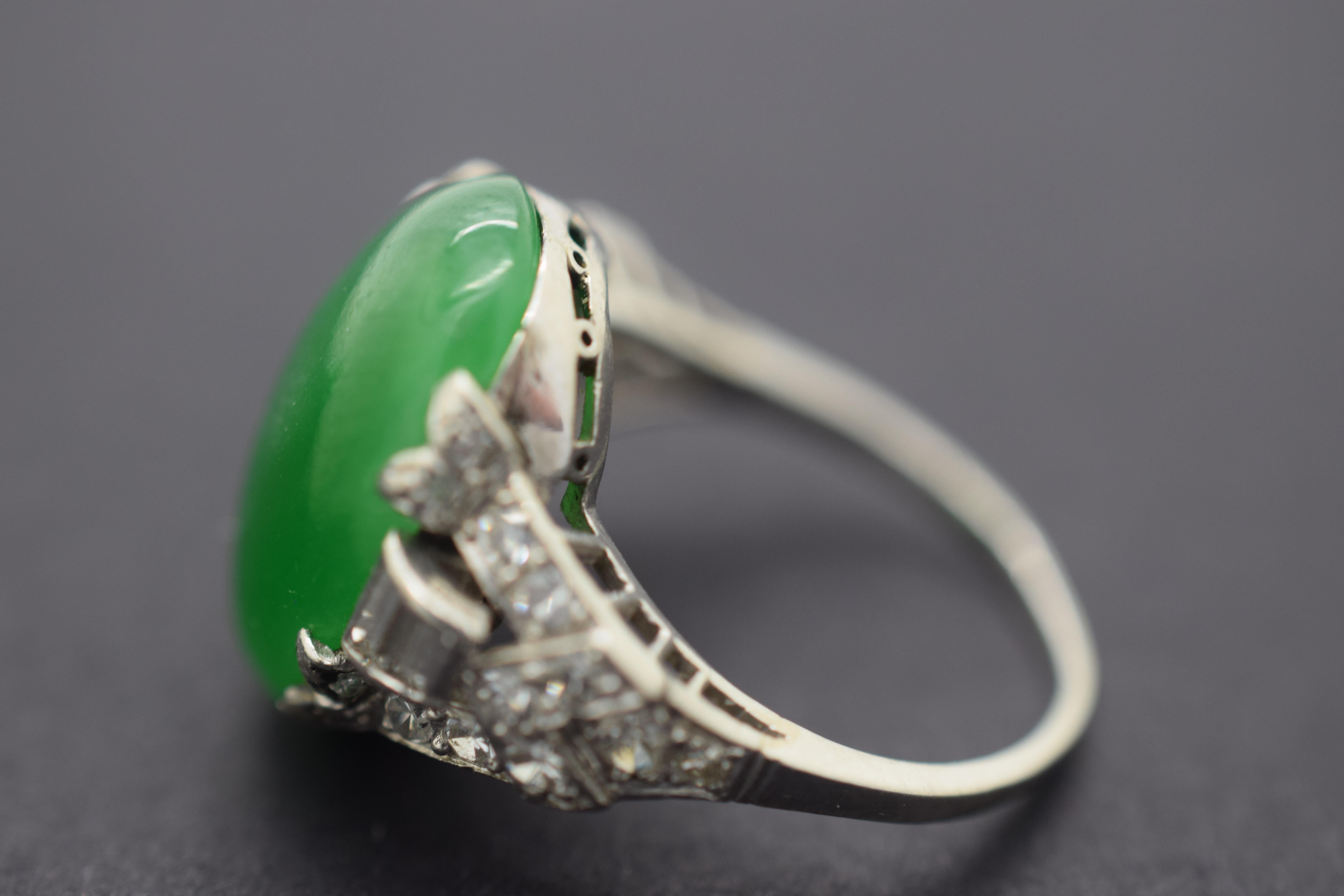 GIA-zertifizierter Platinring aus natürlicher Jade im Art déco-Stil (Ovalschliff) im Angebot